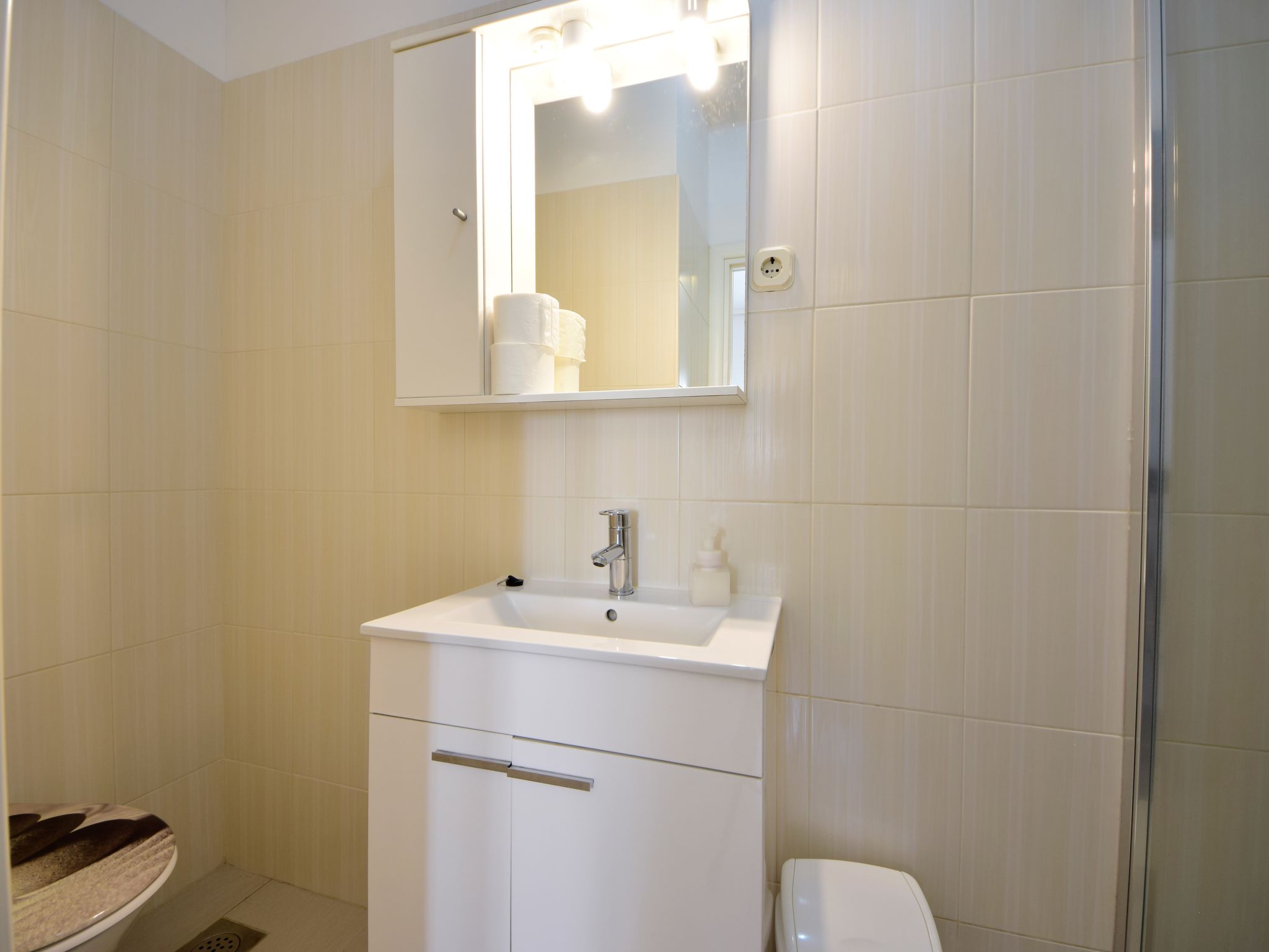 Appartement 5 aan Zee in Brodarica – Strand 80m, Zwembad & Privétuin - foto 15