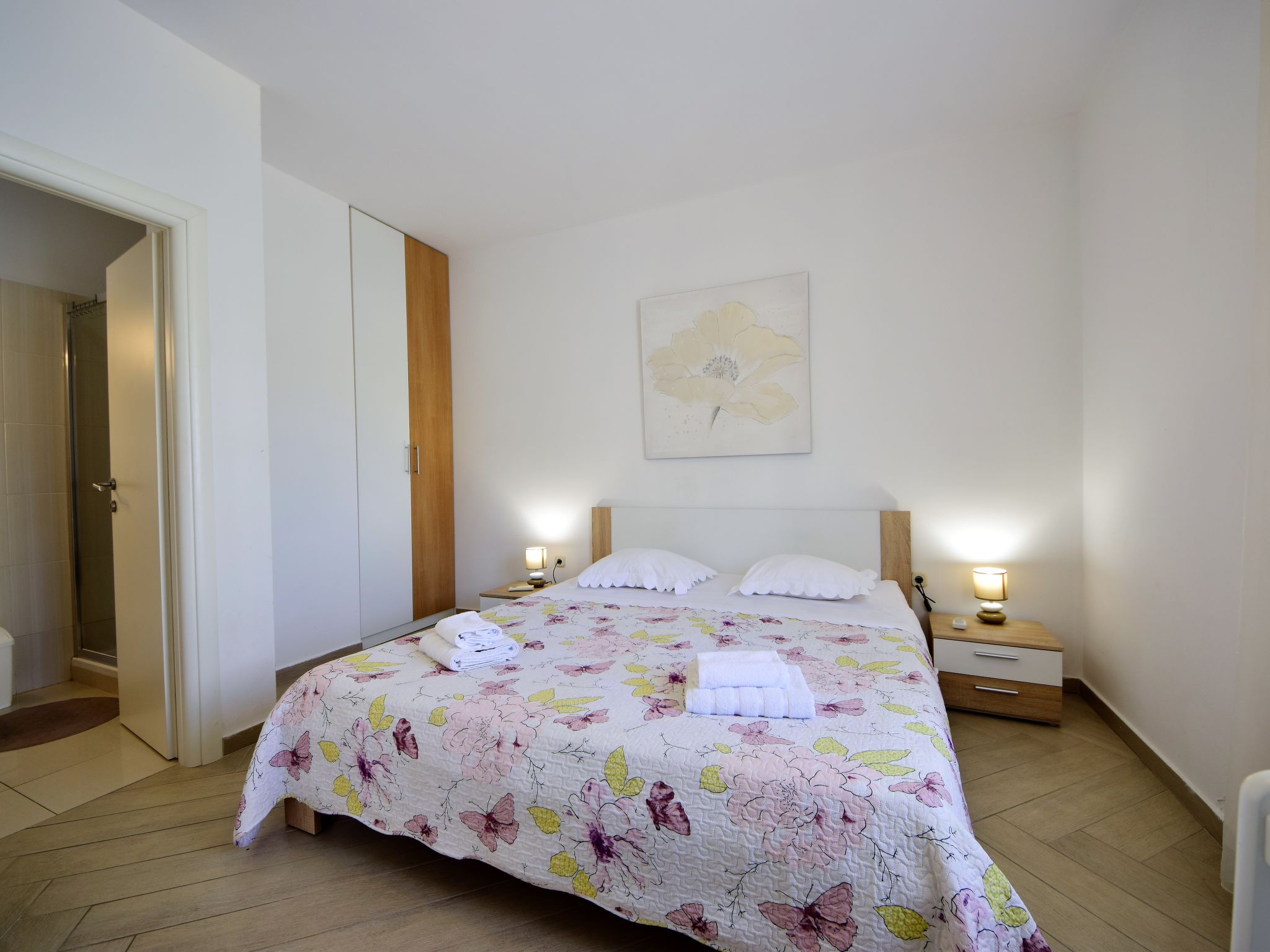 Appartement 5 aan Zee in Brodarica – Strand 80m, Zwembad & Privétuin - foto 9