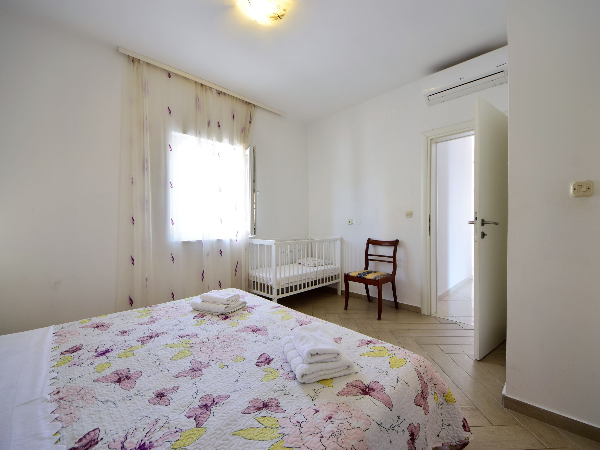 Appartement 5 aan Zee in Brodarica – Strand 80m, Zwembad & Privétuin - foto 13