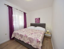 Appartement Katarina 2: 80m van strand in Brodarica, nabij Šibenik - thumbnail 5