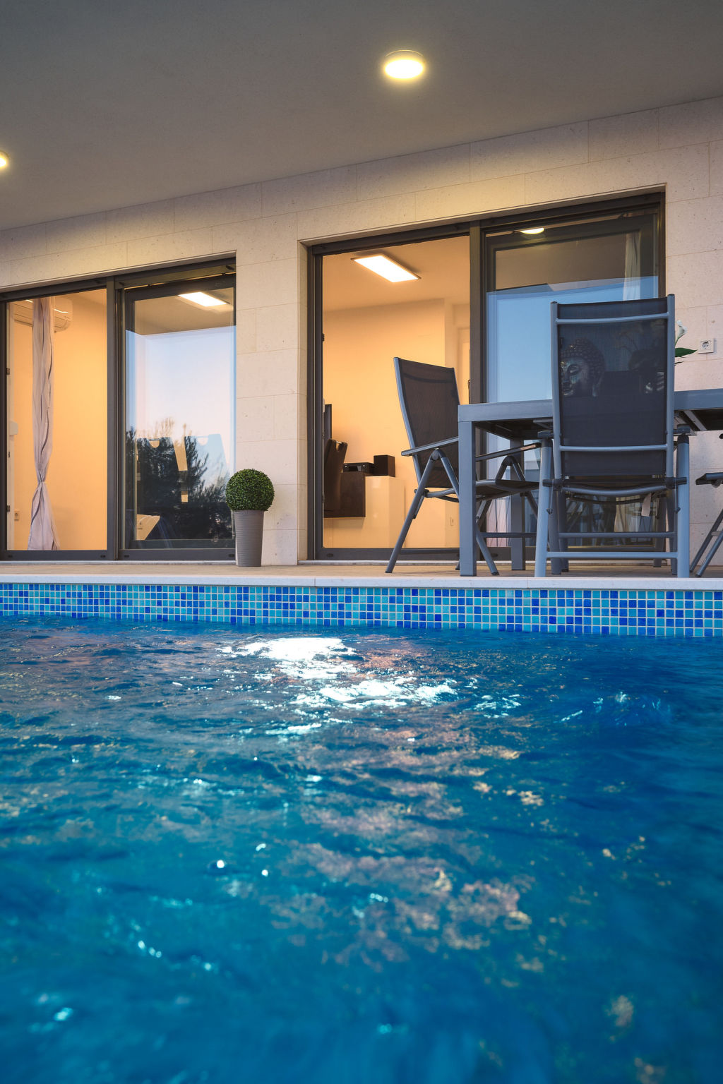 Pool Indoor
