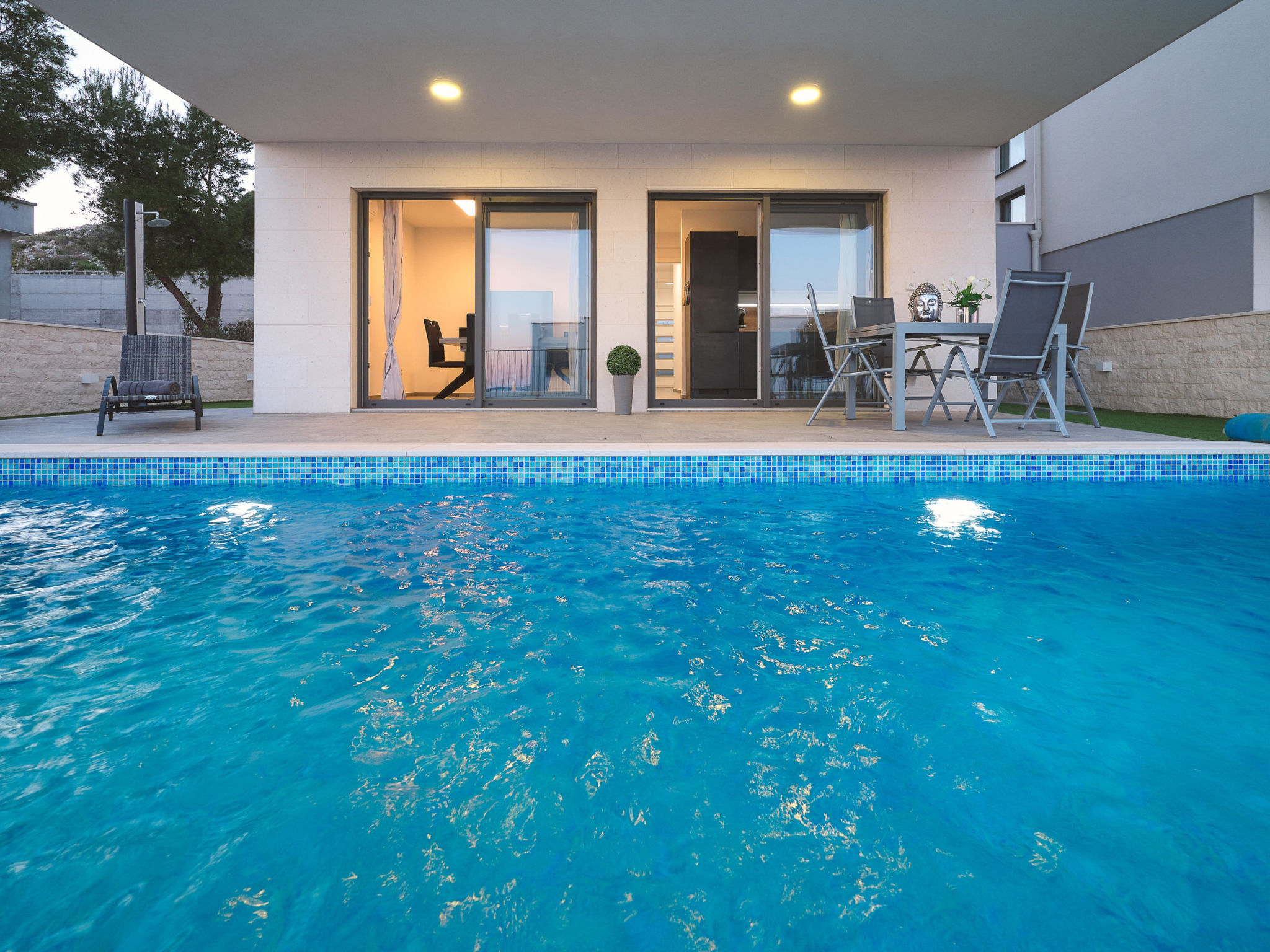 Pool Indoor