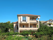 Perisa: Gezellig appartement aan zee in Šibenik, 50m van het strand - thumbnail 6