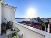 Wohnung in Šibenik mit privatem Parkplatz