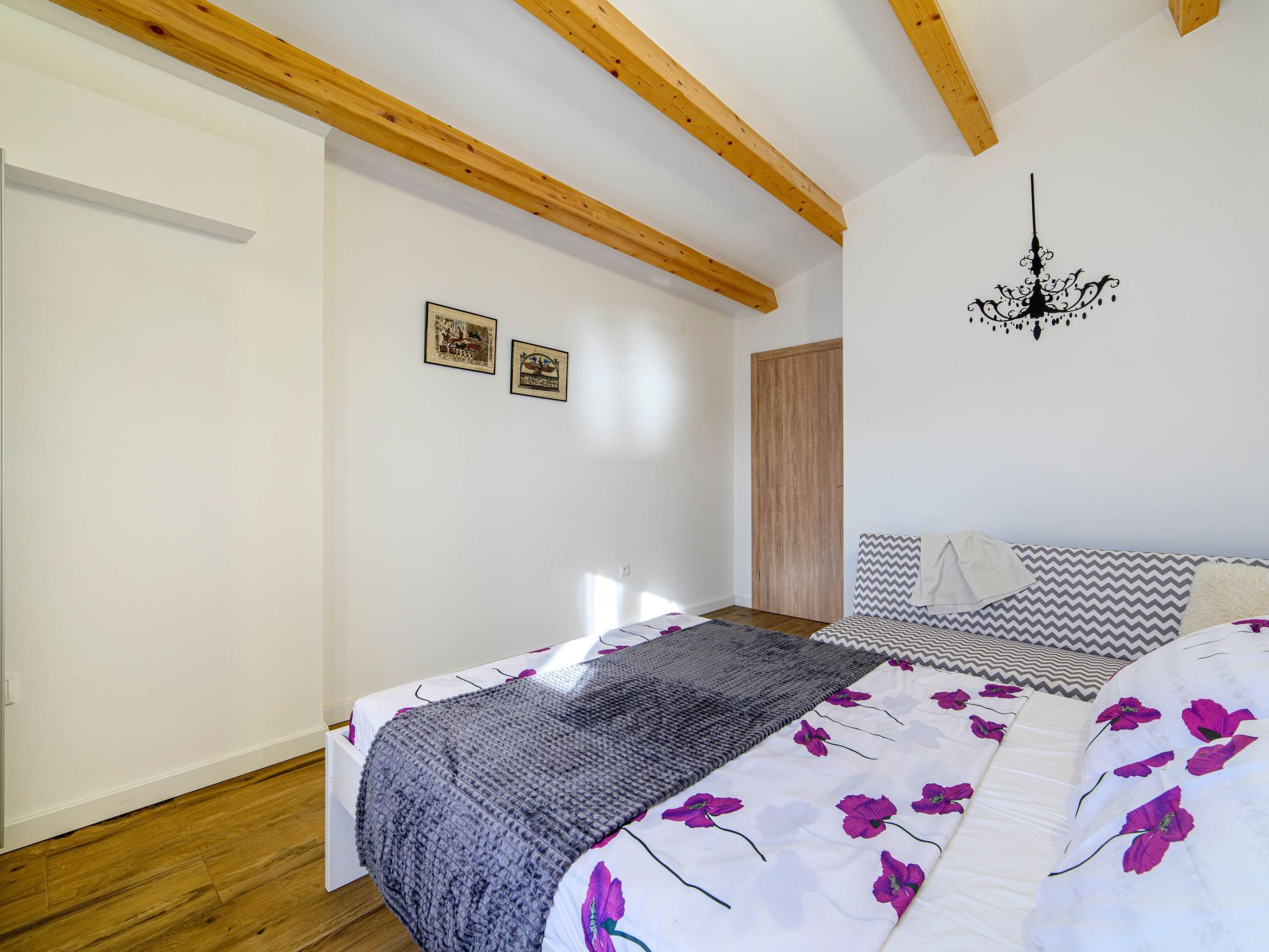 Wohnung in Šibenik mit privatem Parkplatz-Drinnen