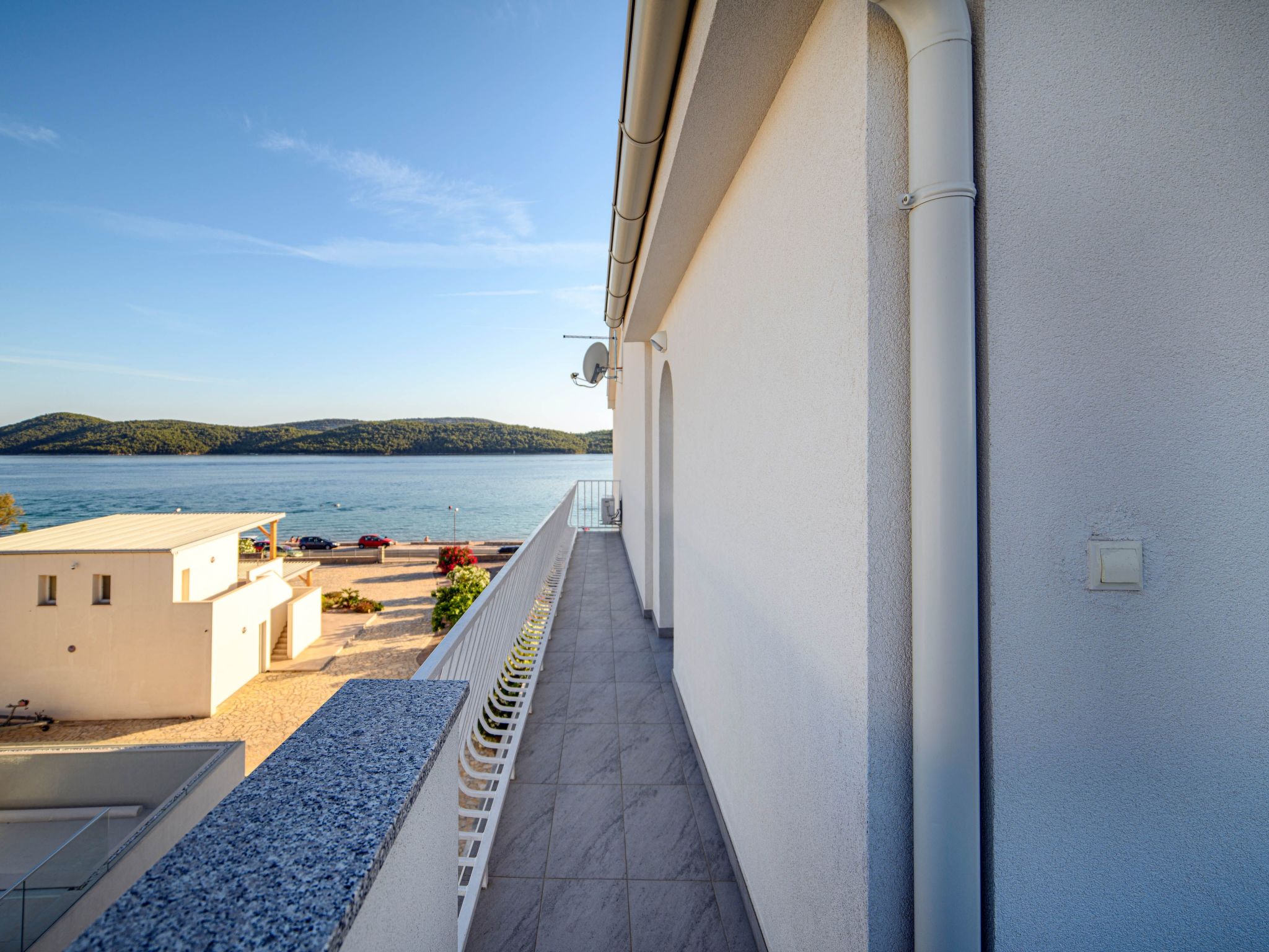 Wohnung in Šibenik mit privatem Parkplatz-Draußen