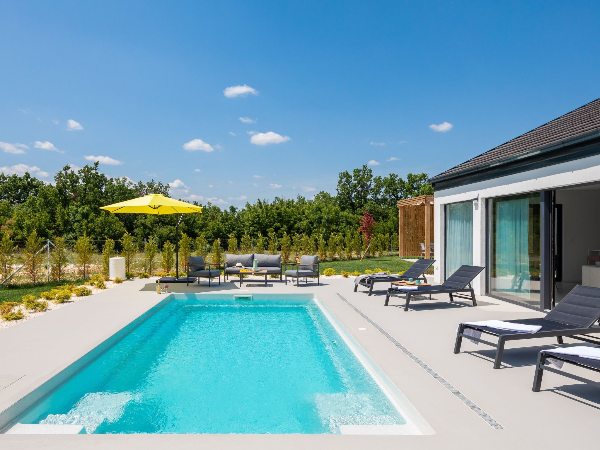 Villa Le in Oklaj-Image-tags.info