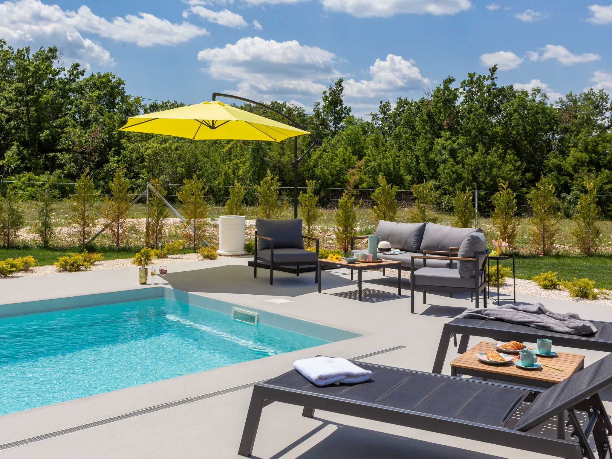 Villa Le in Oklaj-Image-tags.info