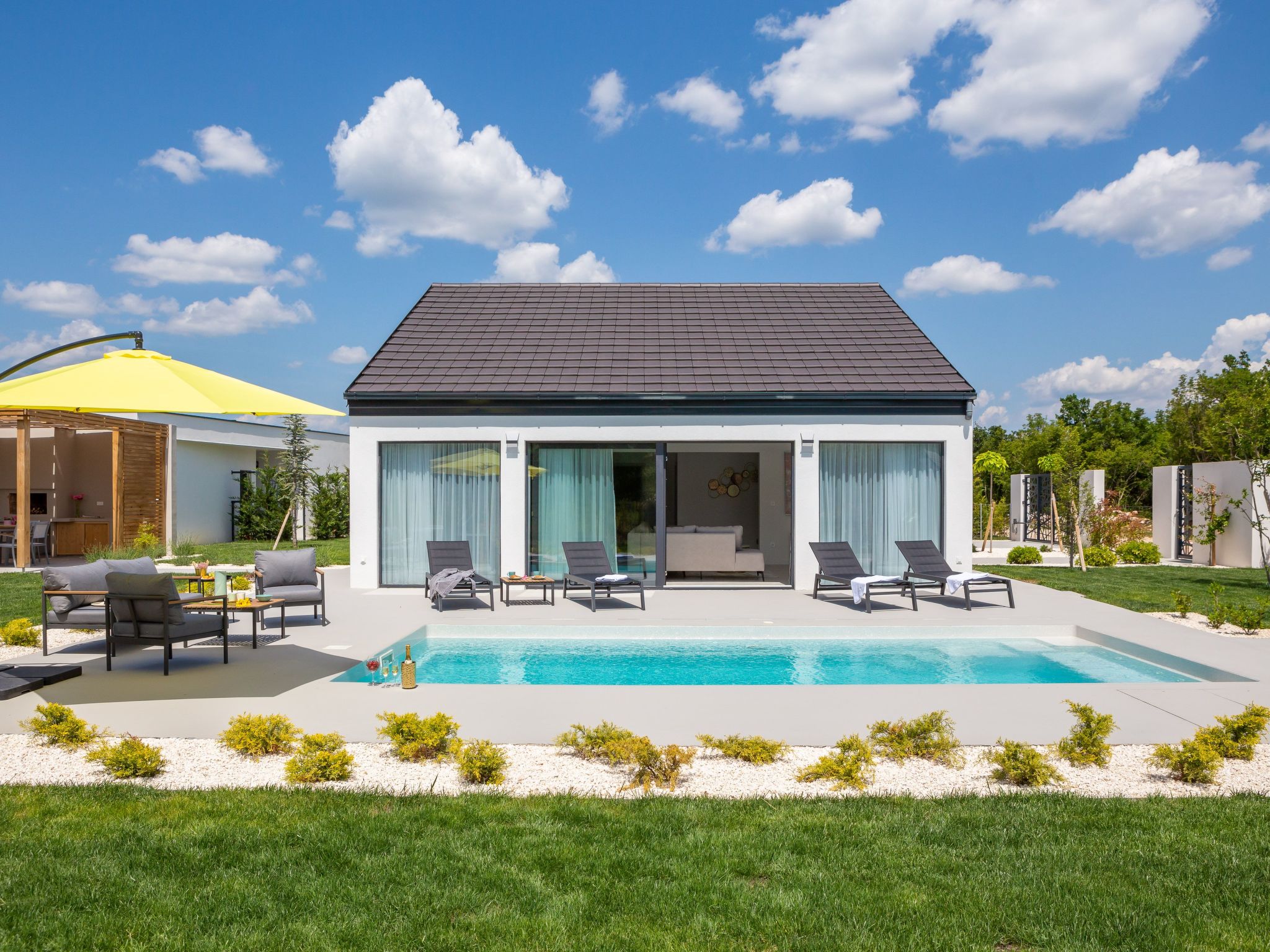 Villa Le in Oklaj-Image-tags.info