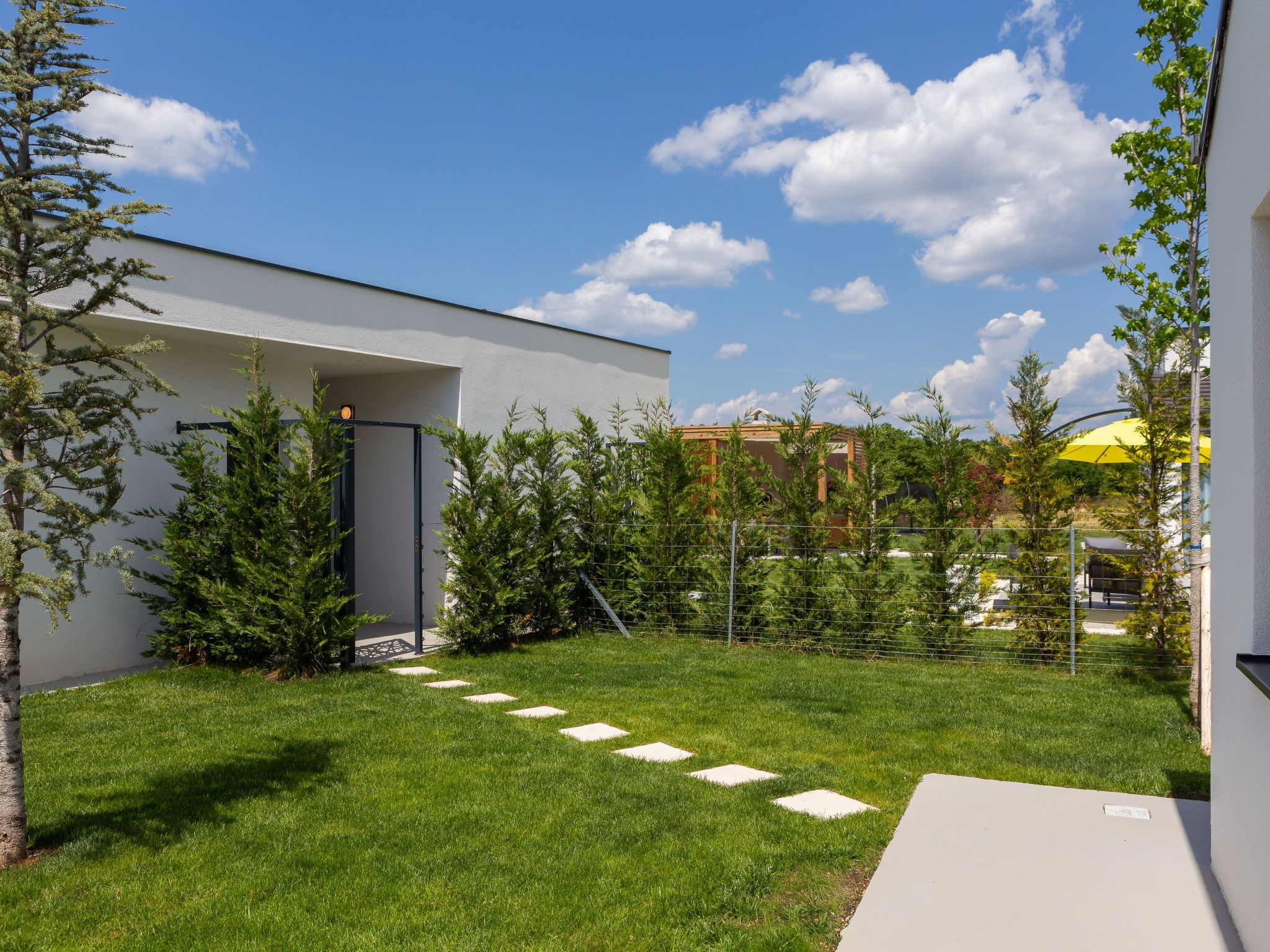 Villa Le in Oklaj-Image-tags.info