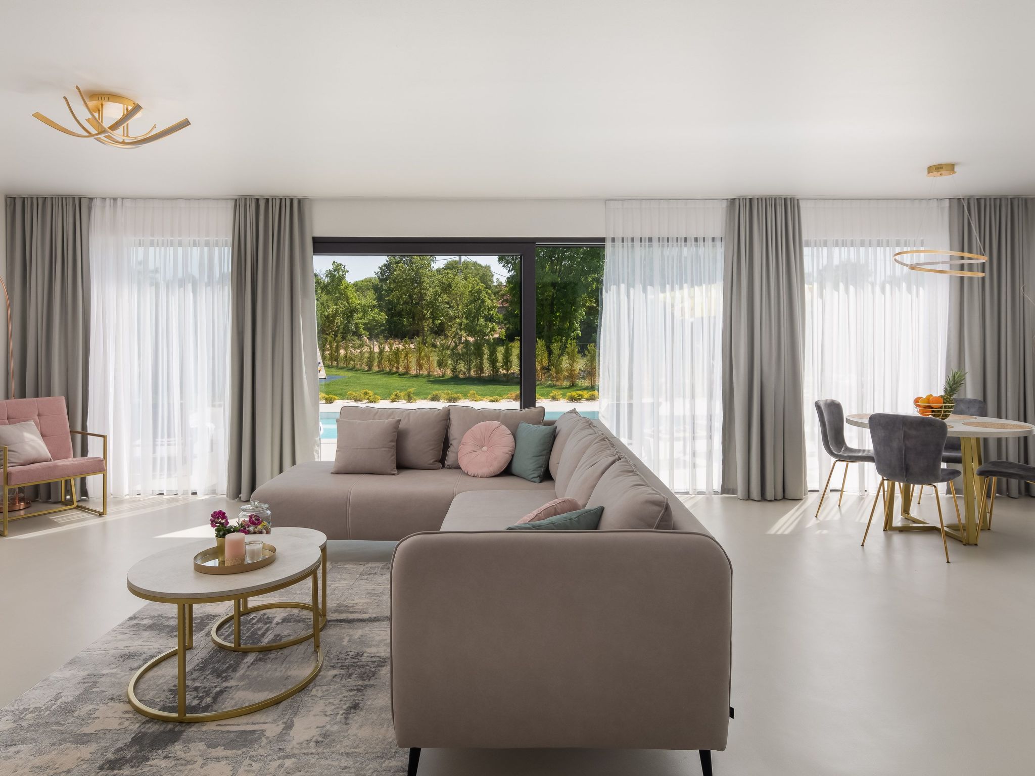 Villa Le in Oklaj-Image-tags.info