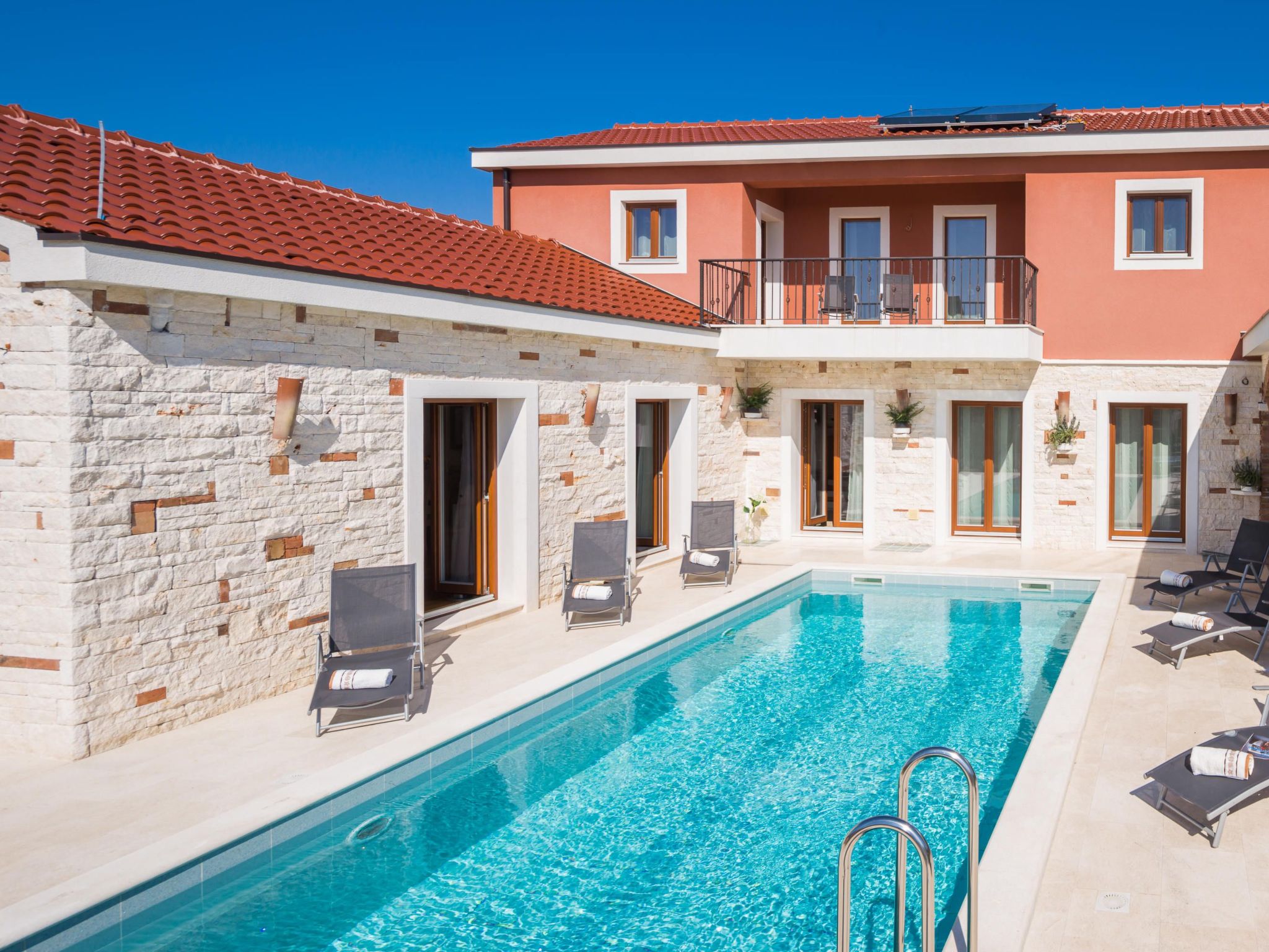 Villa Mittelmeer Paradies-Drinnen