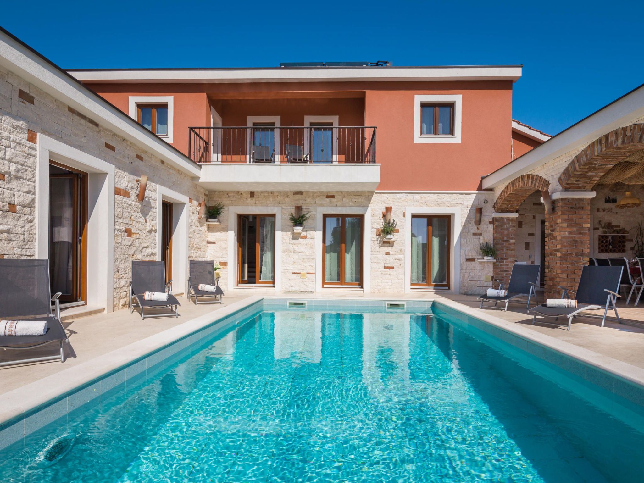 Villa Mittelmeer Paradies-Drinnen