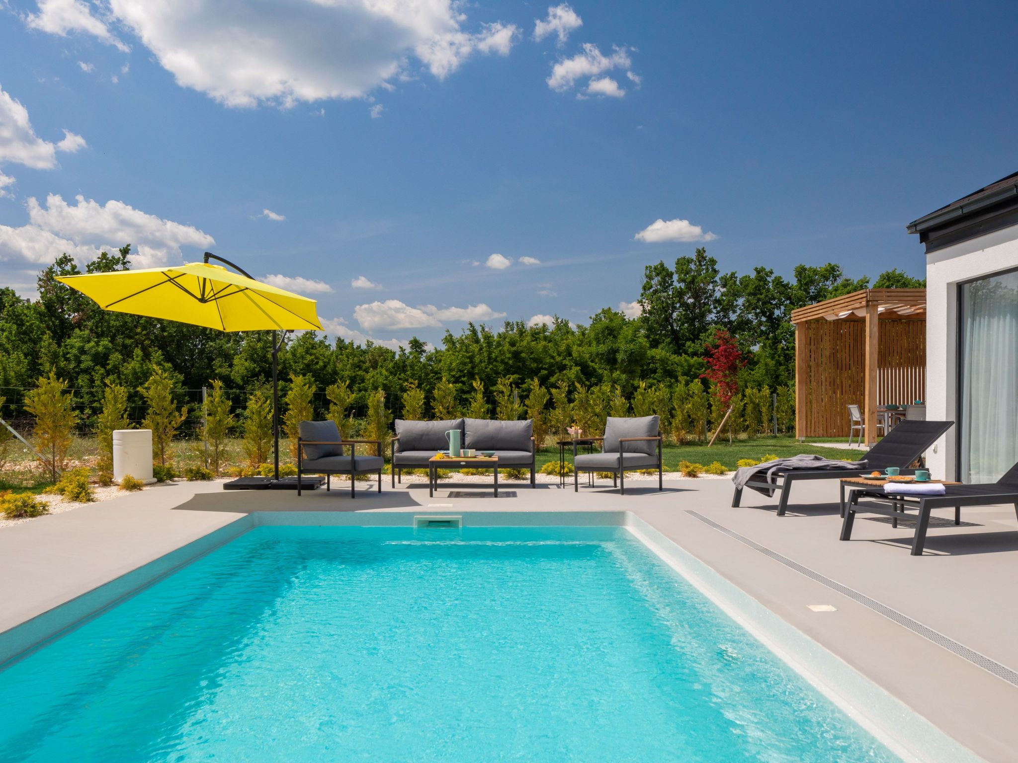 Villa Lu in Oklaj-Image-tags.info