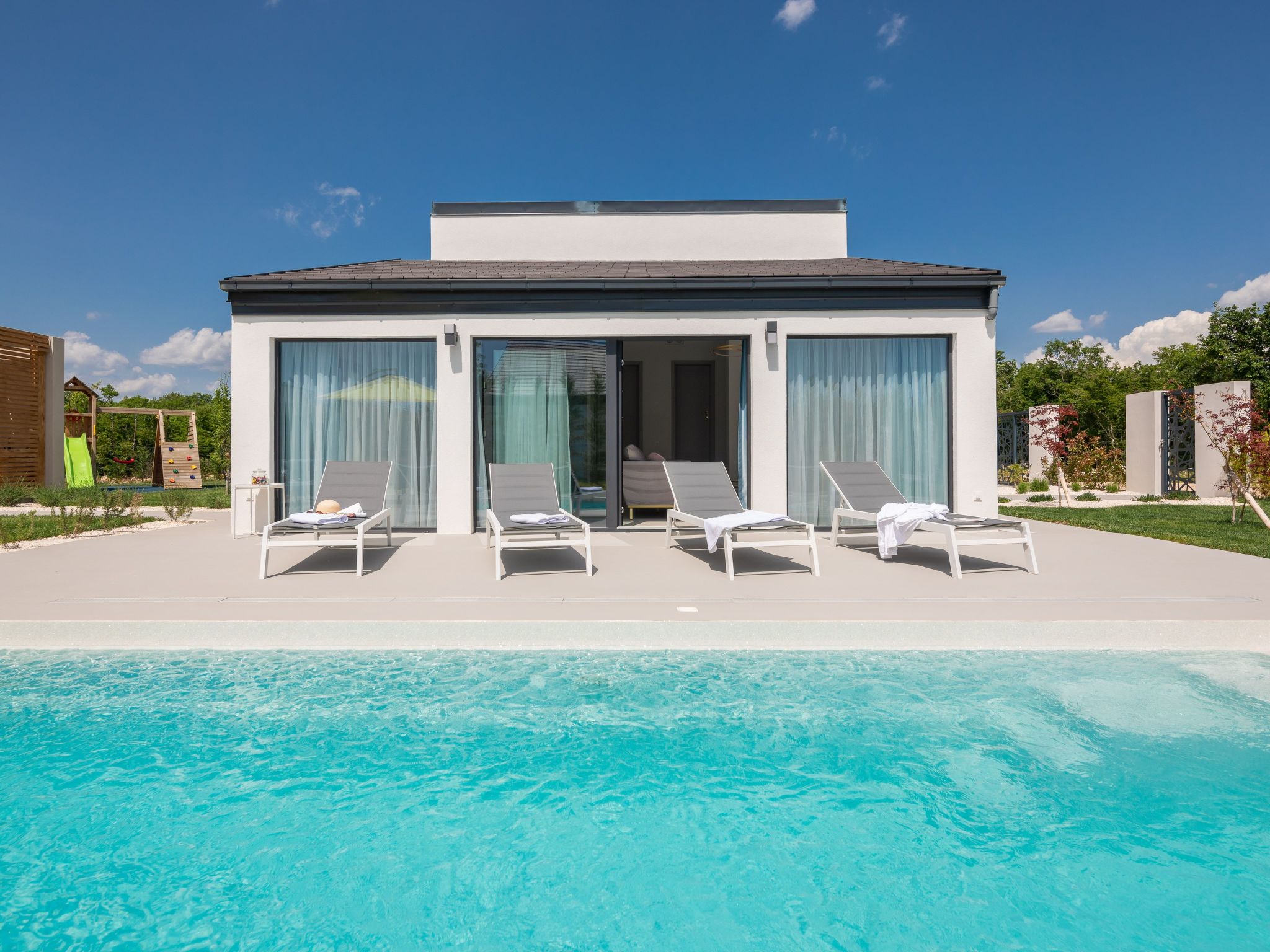 Villa Lu in Oklaj-Image-tags.info