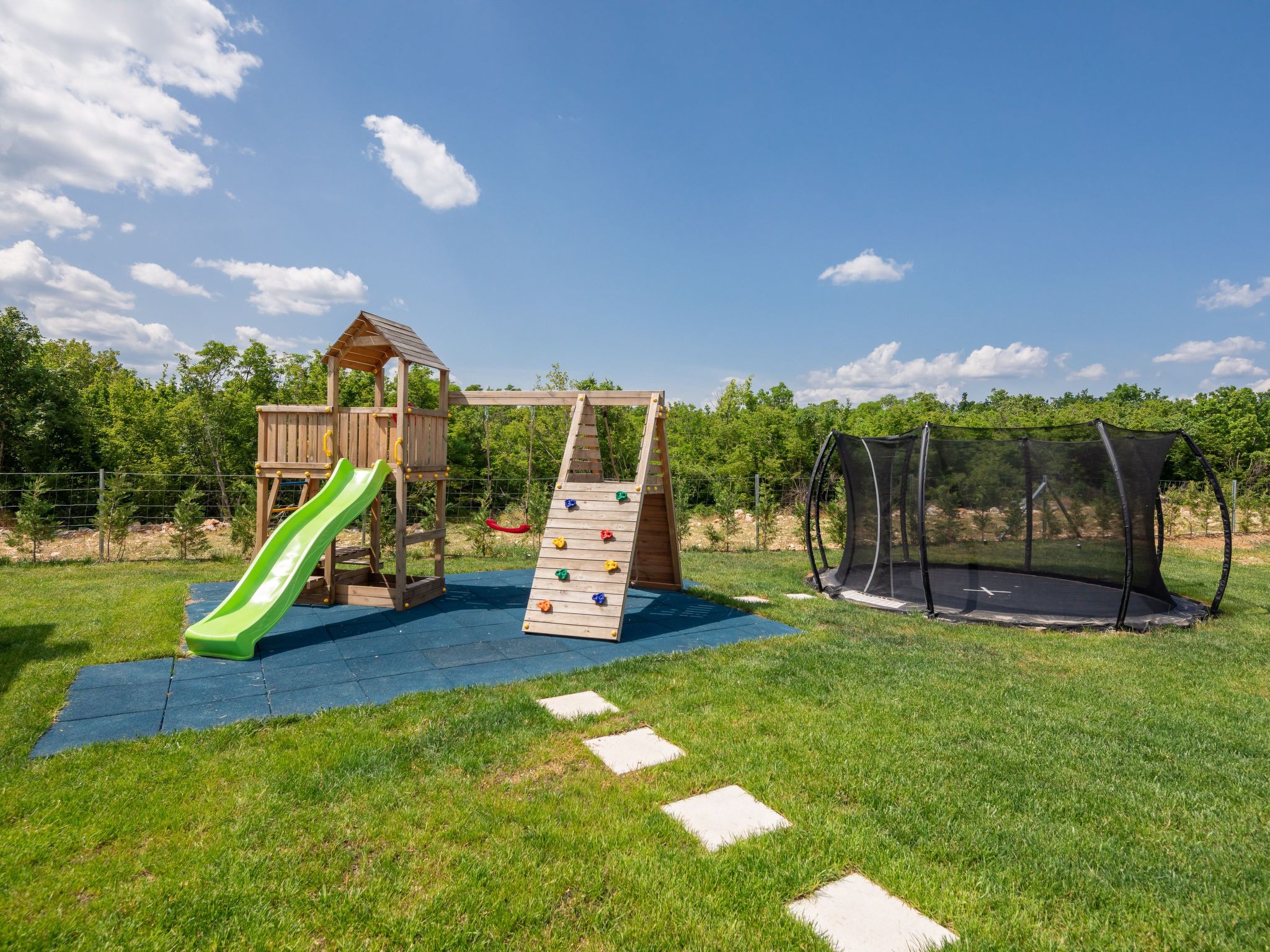 Villa Lu in Oklaj-Image-tags.info