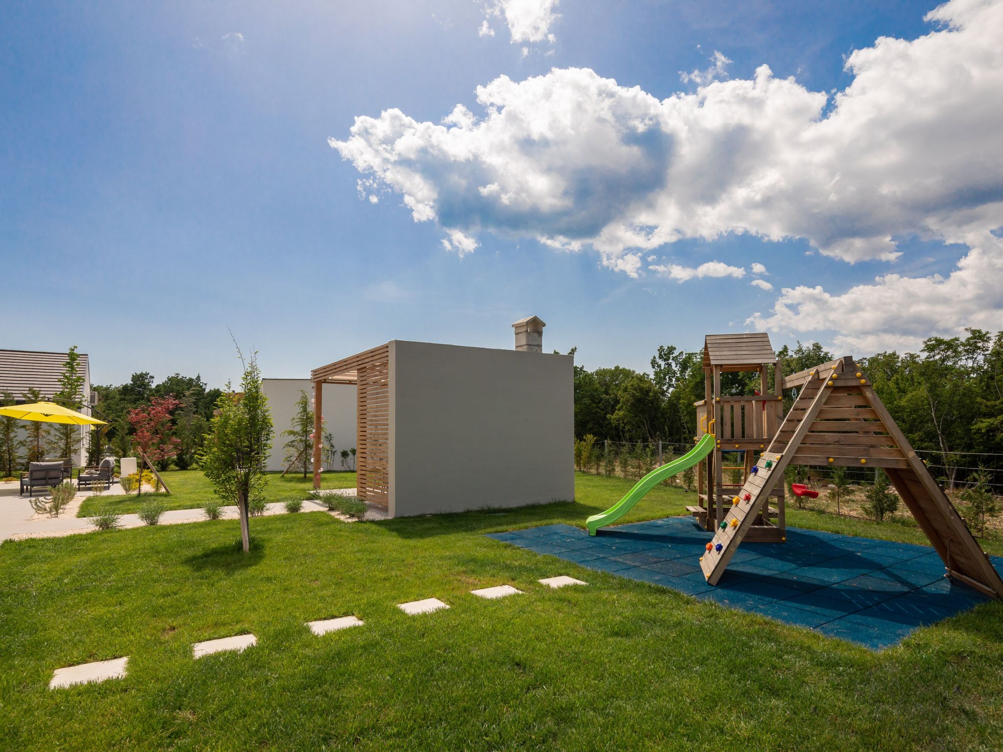 Villa Lu in Oklaj-Image-tags.info