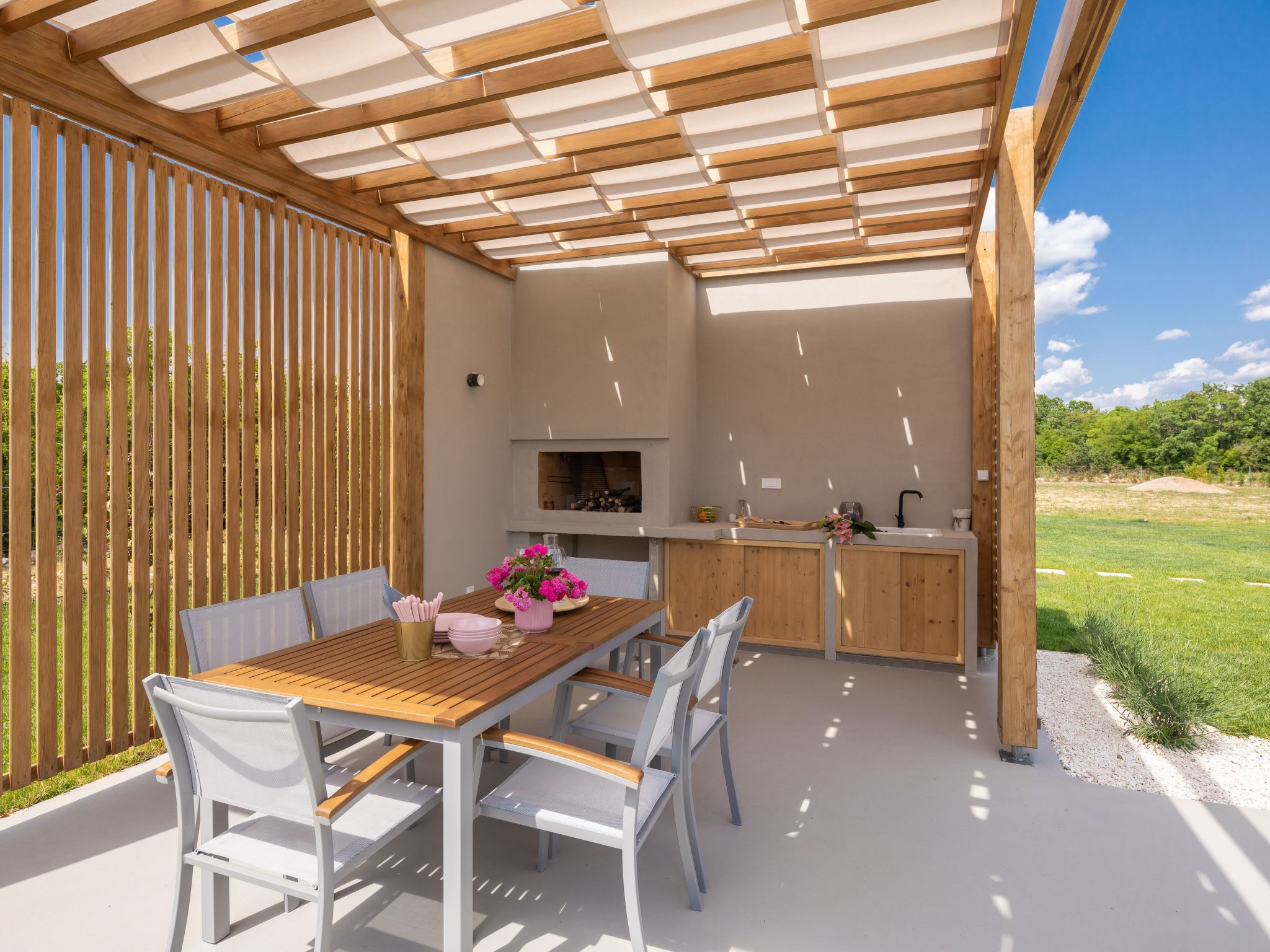 Villa Lu in Oklaj-Image-tags.info