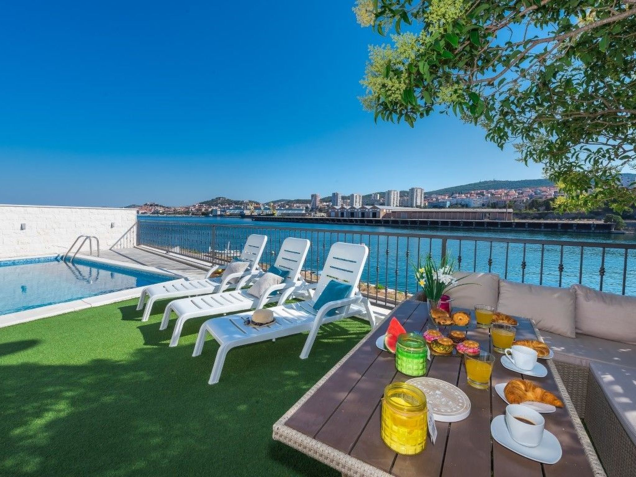 Vakantiehuis met privé zwembad in Sibenik (Kroatië) voor 10 personen