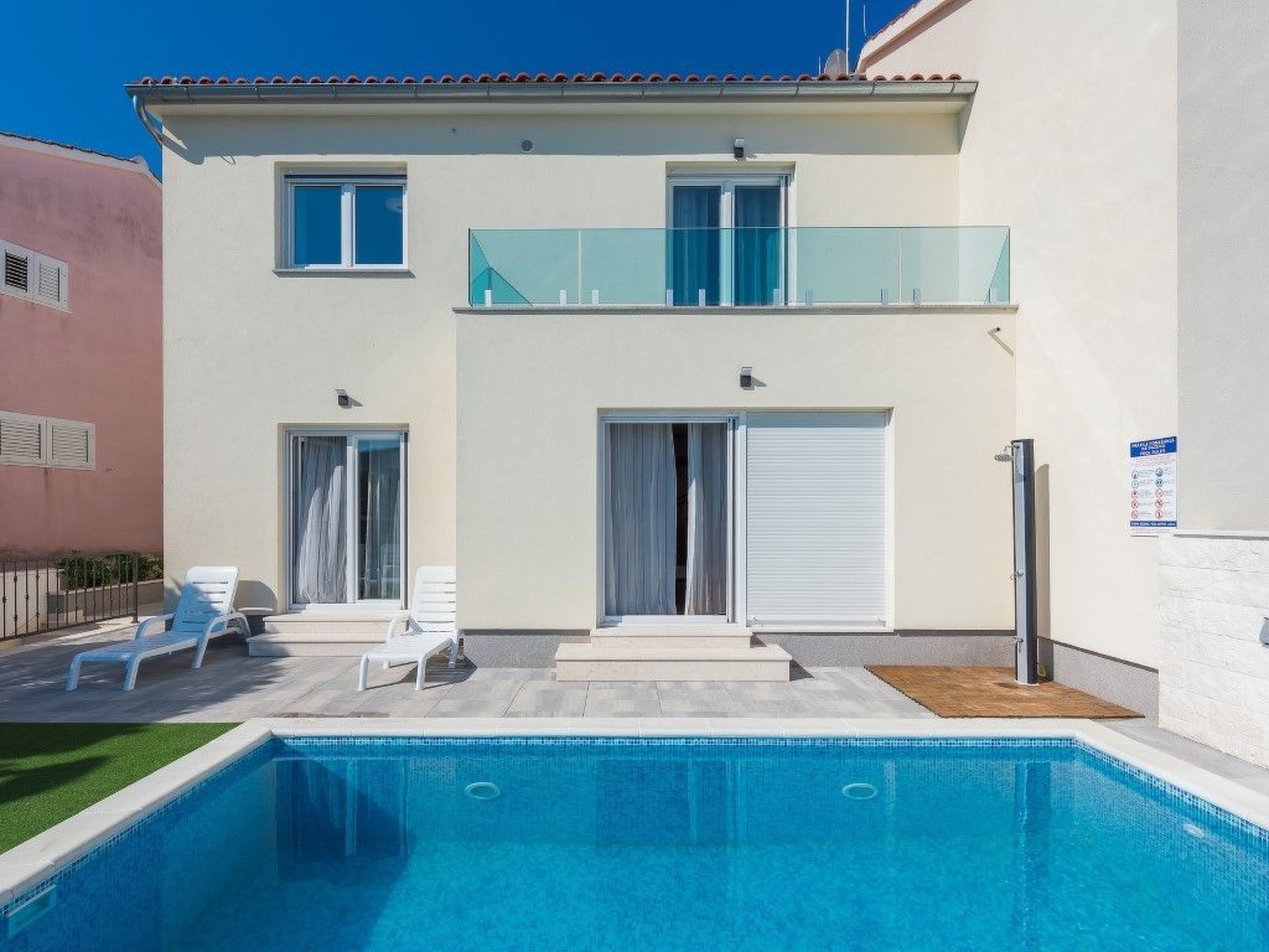 Villa Mandalina mit Pool und herrlichem Meerblick-Binnen