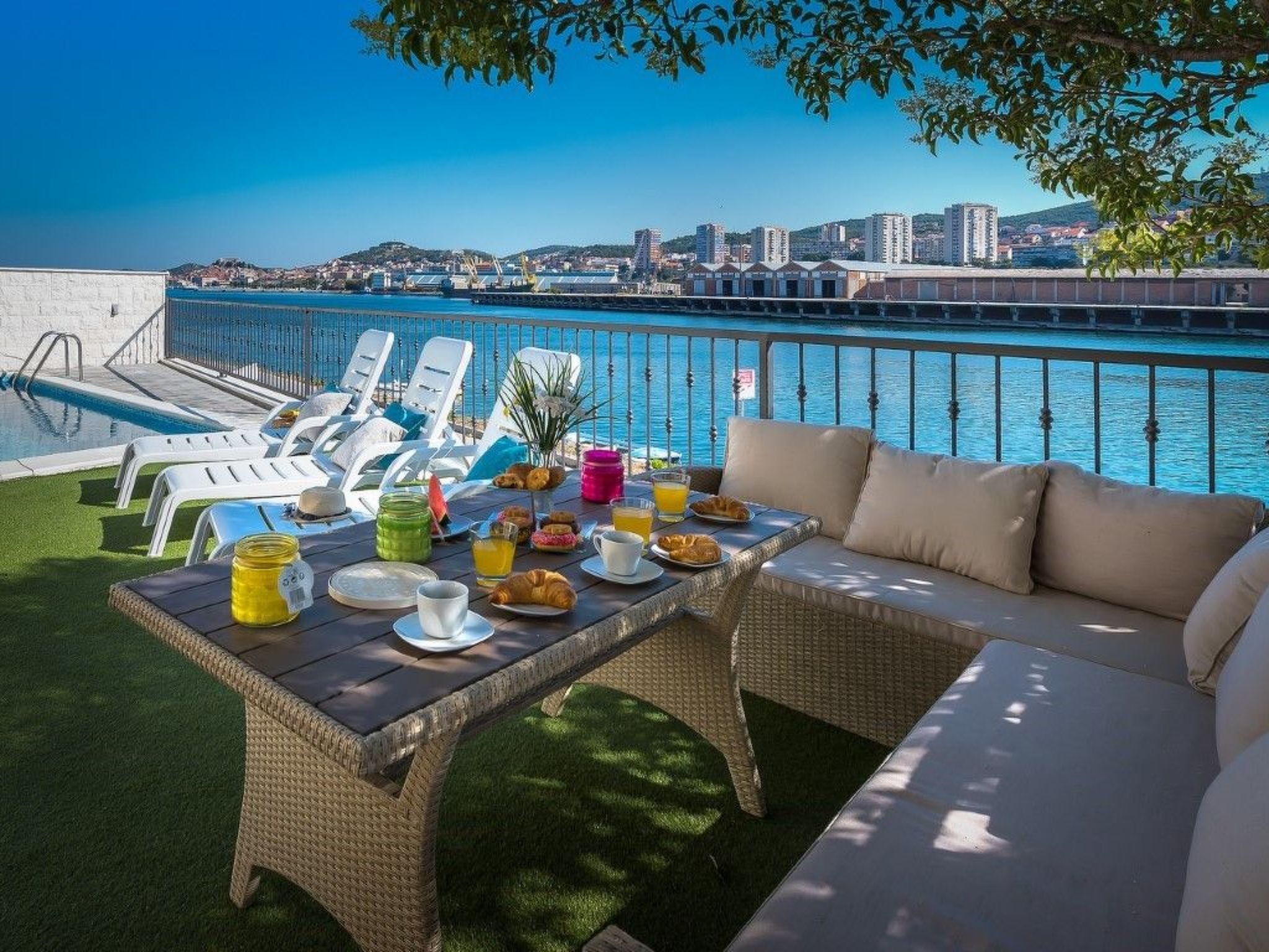 Villa Mandalina mit Pool und herrlichem Meerblick-Binnen