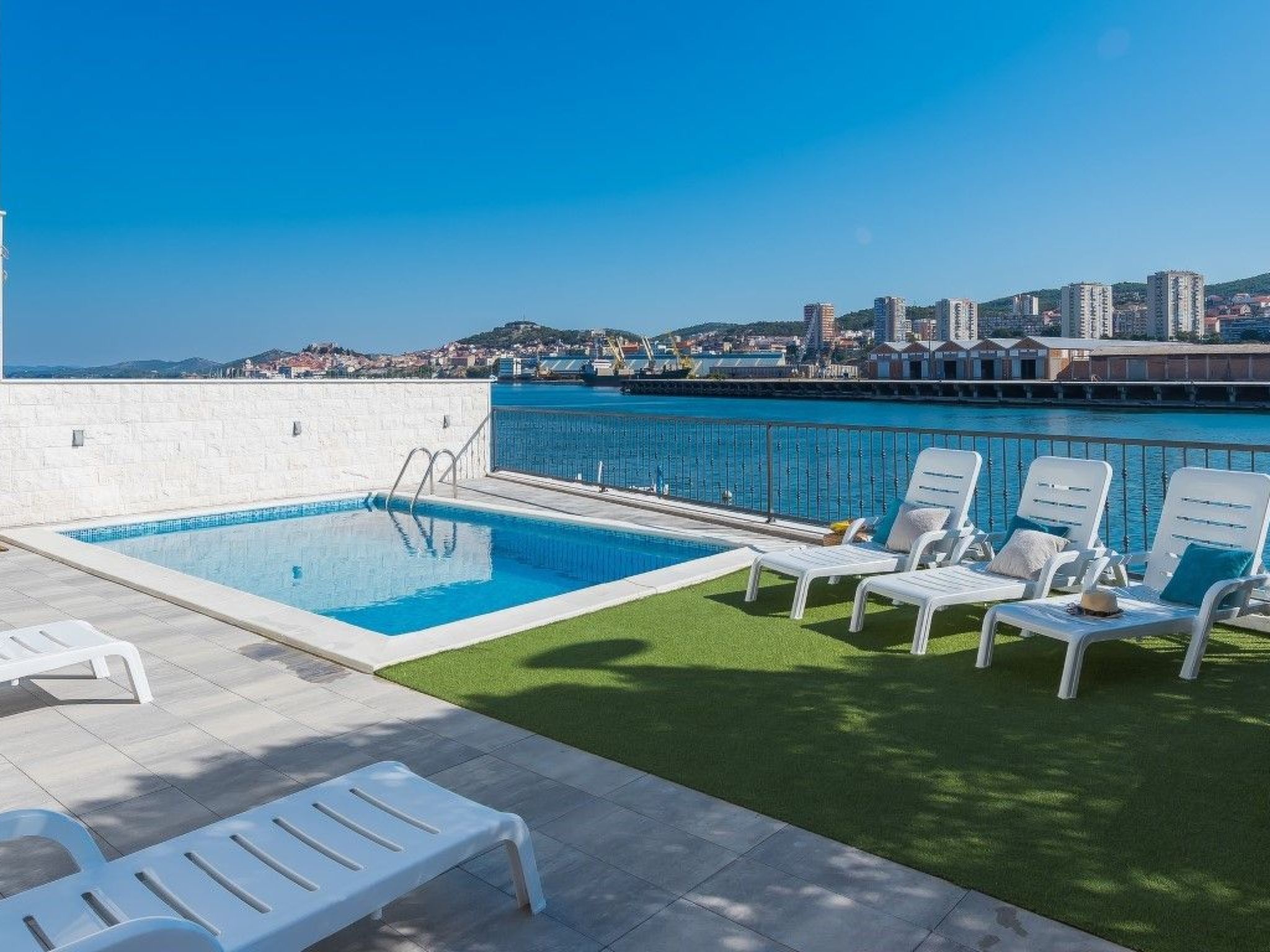 Villa Mandalina mit Pool und herrlichem Meerblick-Binnen