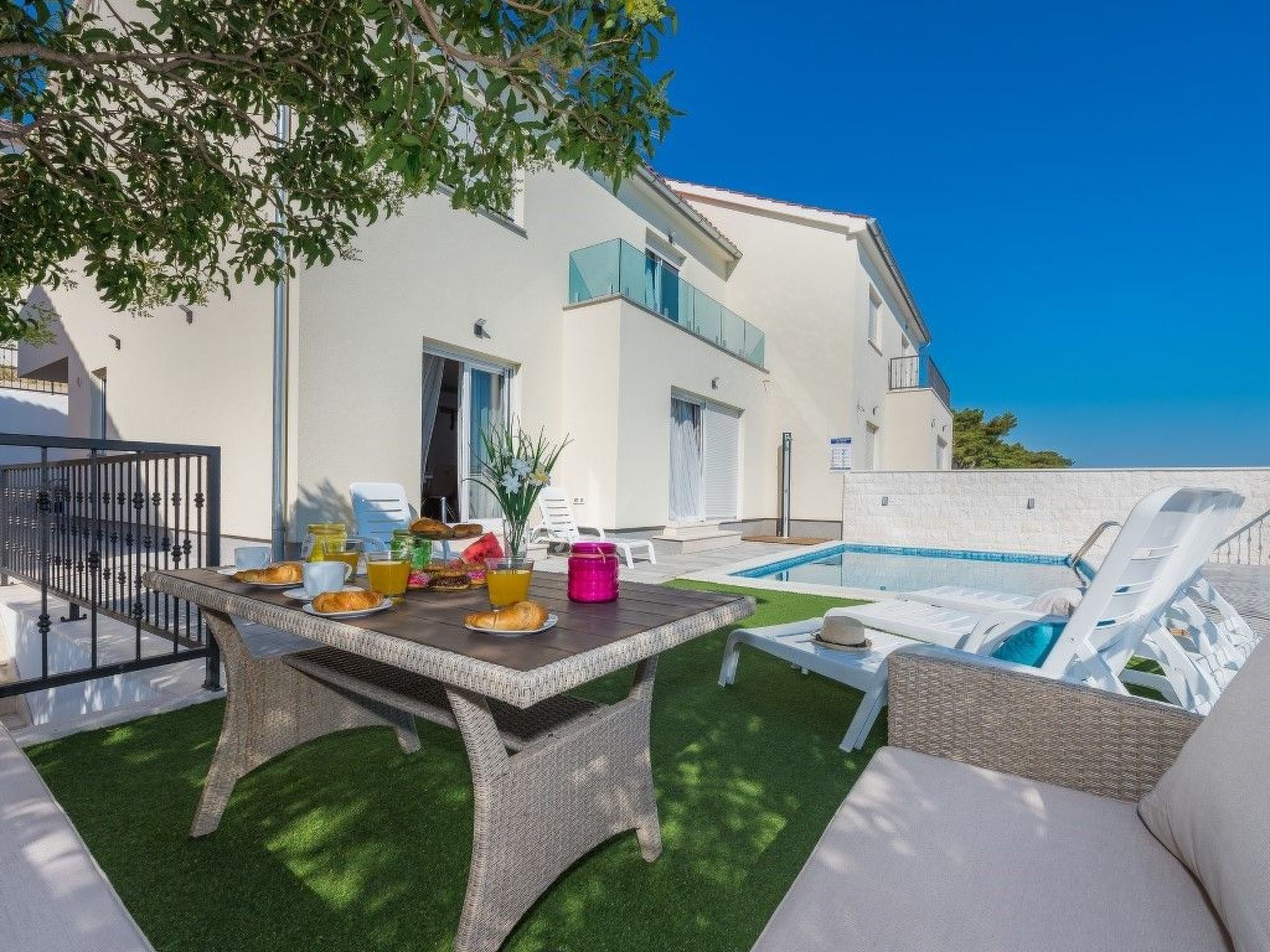 Villa Mandalina mit Pool und herrlichem Meerblick-Binnen