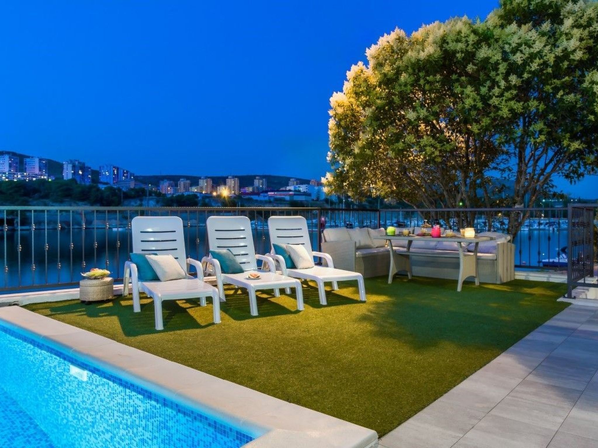 Villa Mandalina mit Pool und herrlichem Meerblick-Binnen