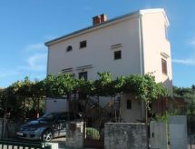 Appartement Jadrija met twee balkons vlakbij zee in Šibenik - thumbnail 1