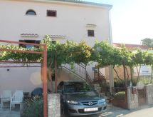 Appartement Jadrija met twee balkons vlakbij zee in Šibenik - thumbnail 6