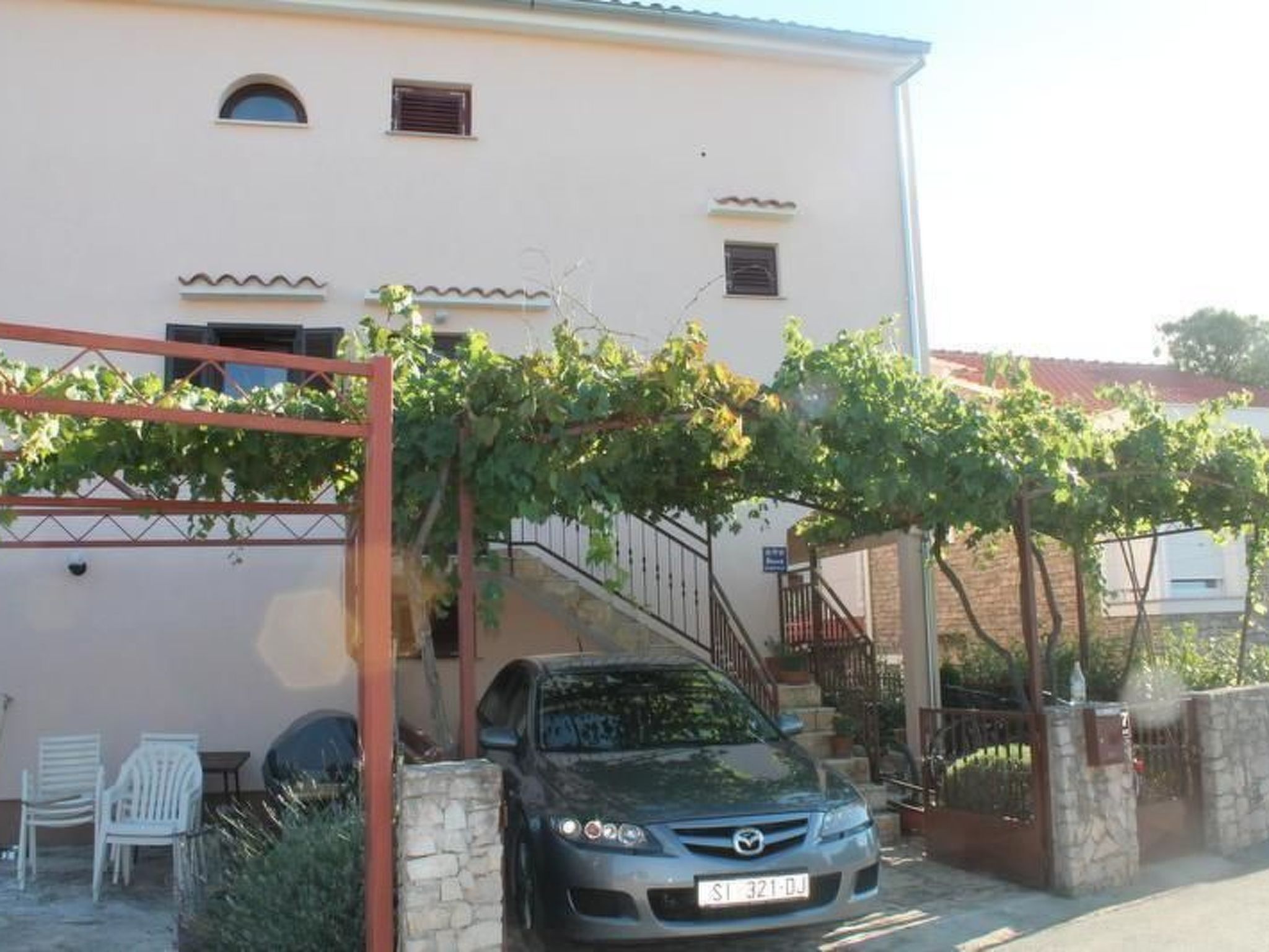 Wohnung Jadrija mit zwei Balkonen in Strandnähe-Binnen