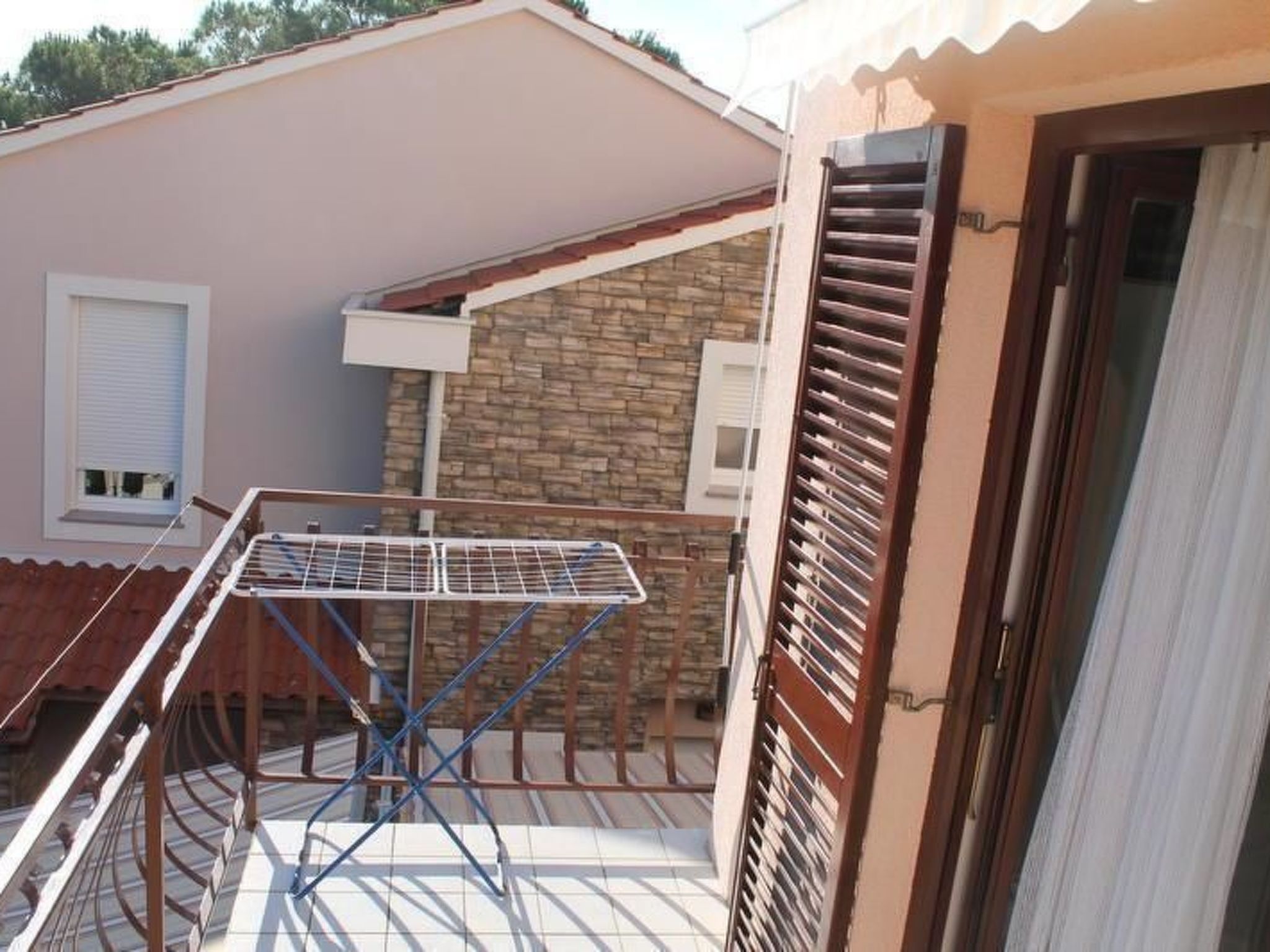 Wohnung Jadrija mit zwei Balkonen in Strandnähe-Binnen