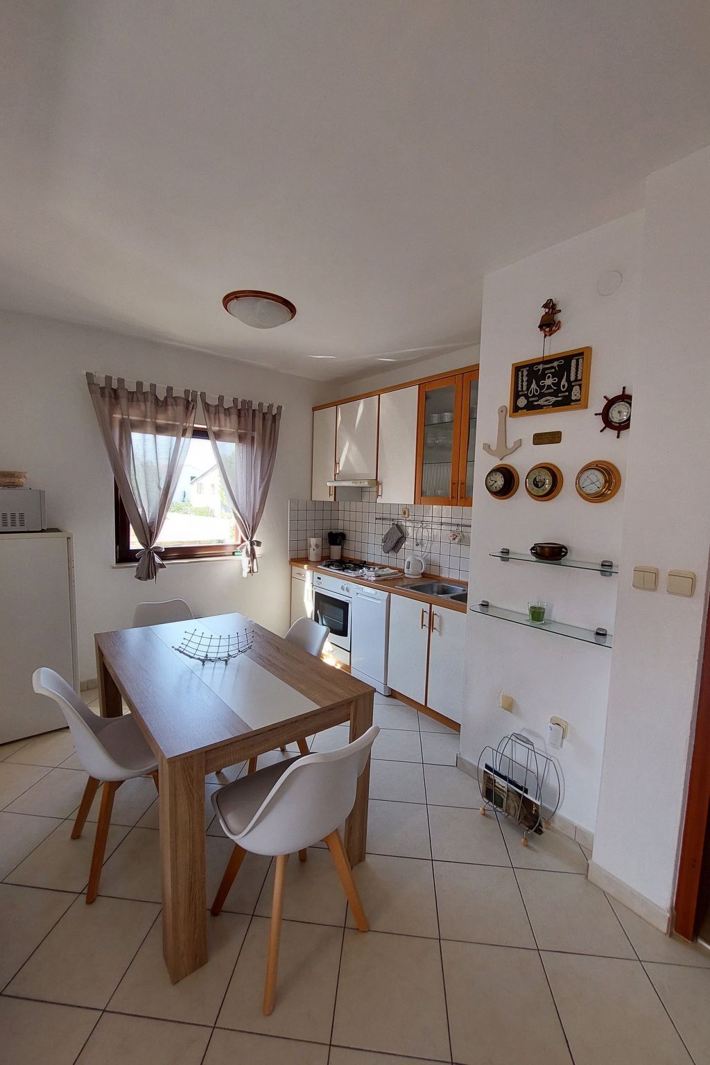 Wohnung Jadrija mit zwei Balkonen in Strandnähe-Binnen