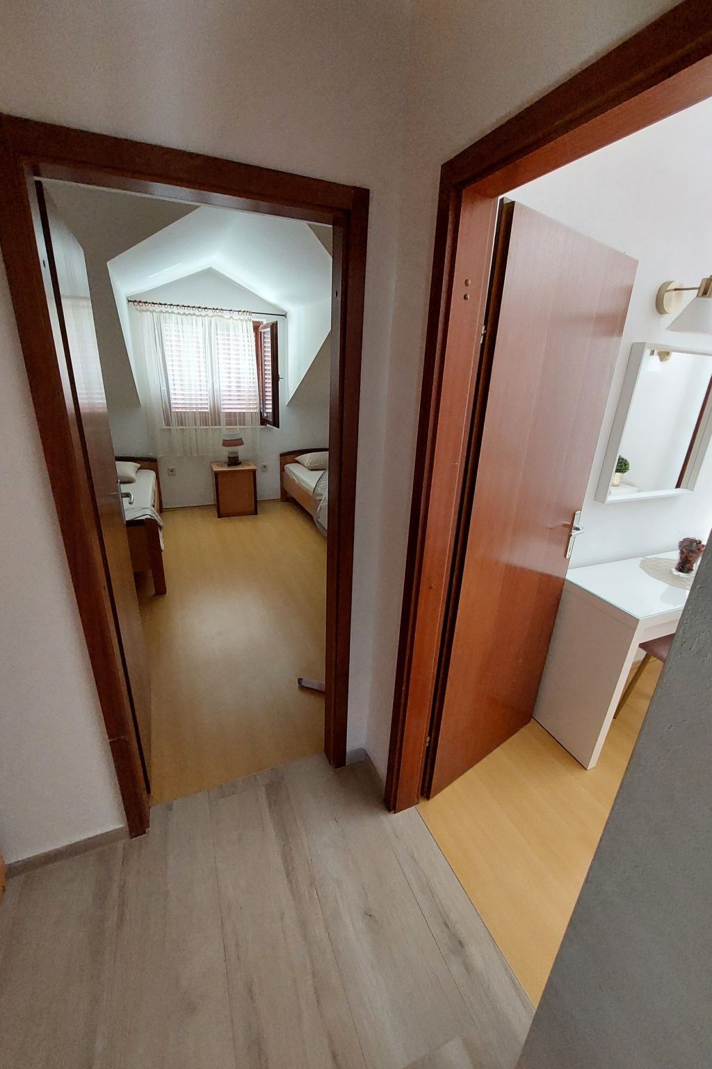 Wohnung Jadrija mit zwei Balkonen in Strandnähe-Binnen