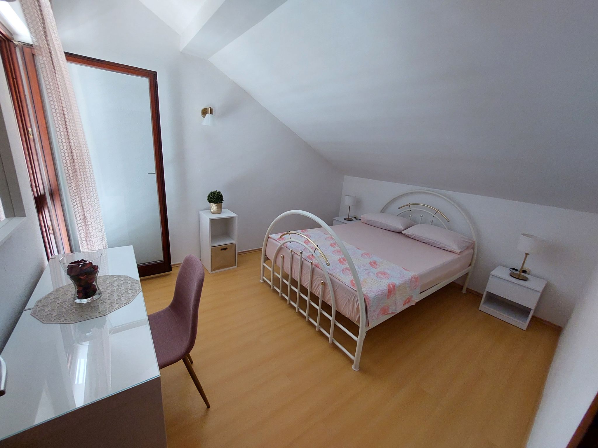 Wohnung Jadrija mit zwei Balkonen in Strandnähe-Binnen