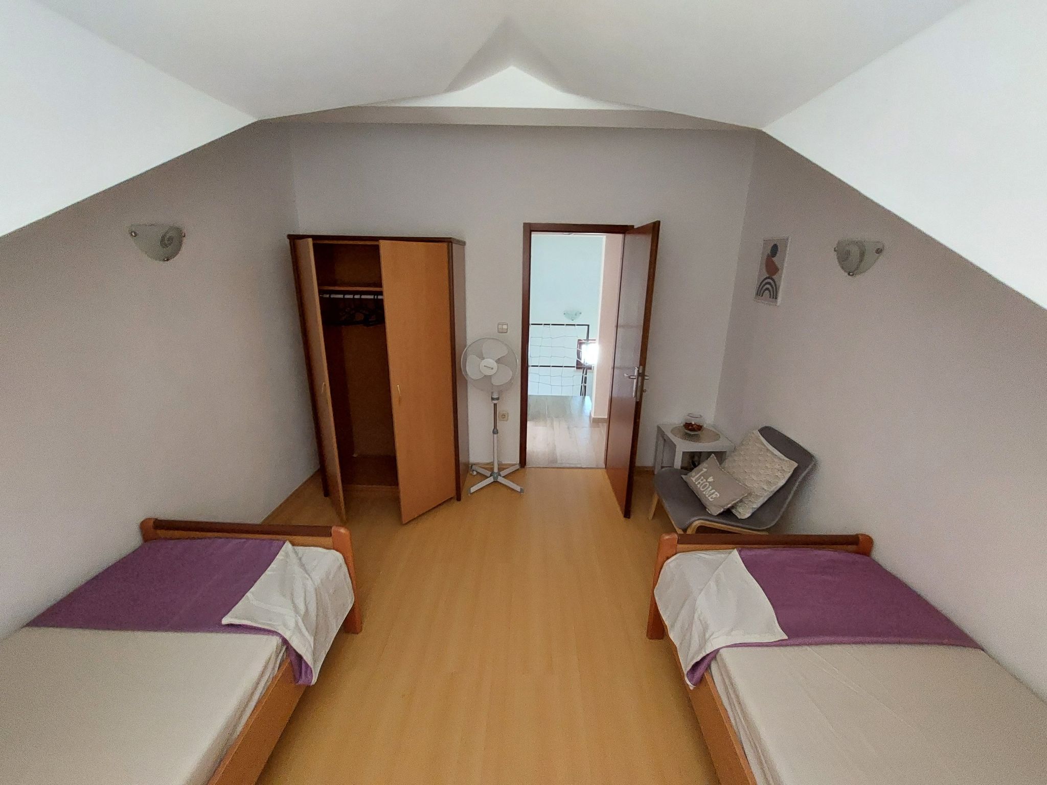 Wohnung Jadrija mit zwei Balkonen in Strandnähe-Binnen