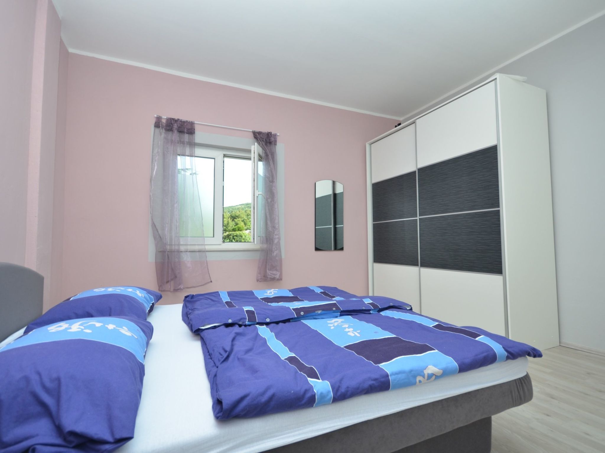 Komfortable, modern eingerichtete Wohnung-Binnen