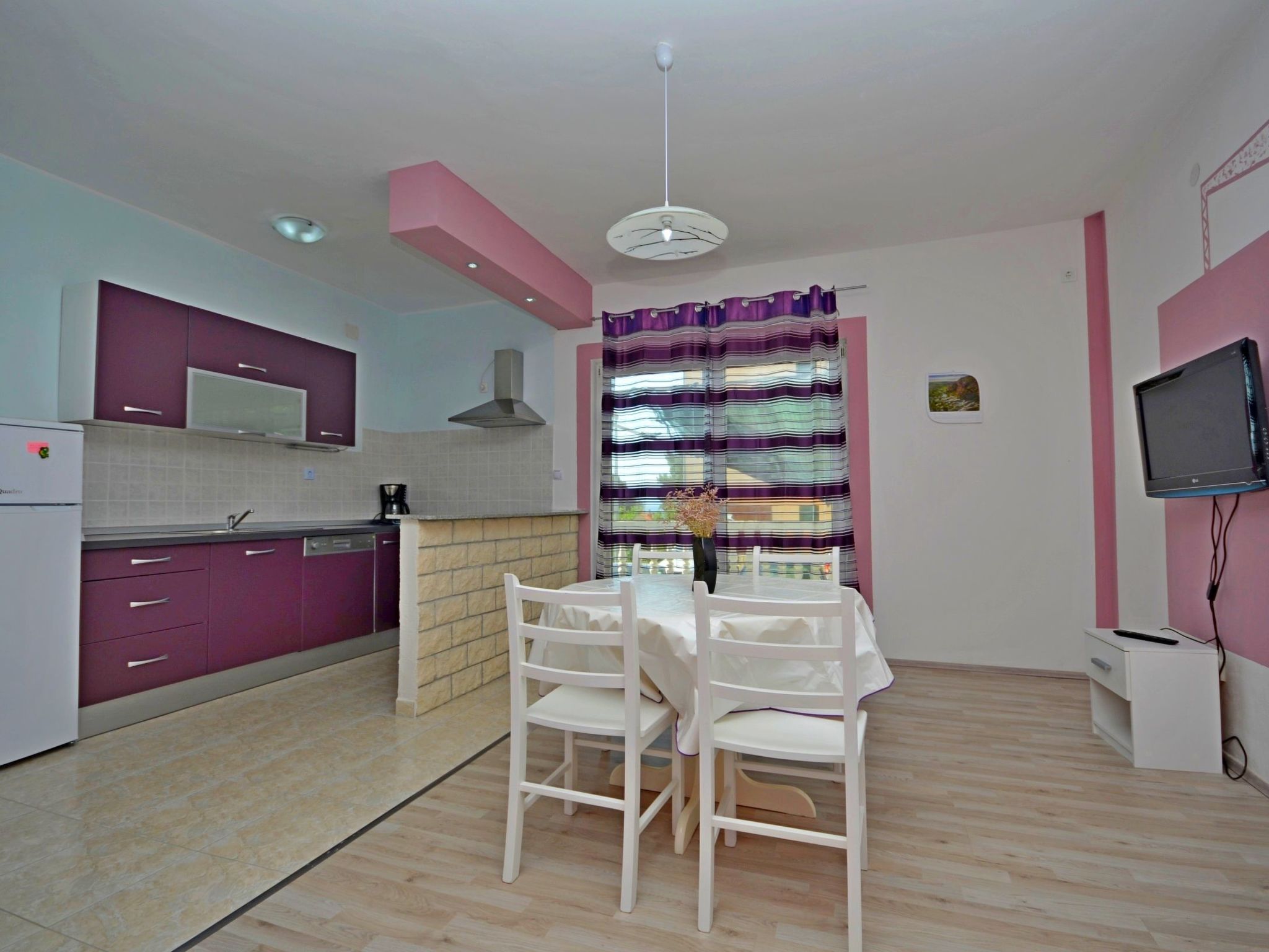 Komfortable, modern eingerichtete Wohnung-Binnen