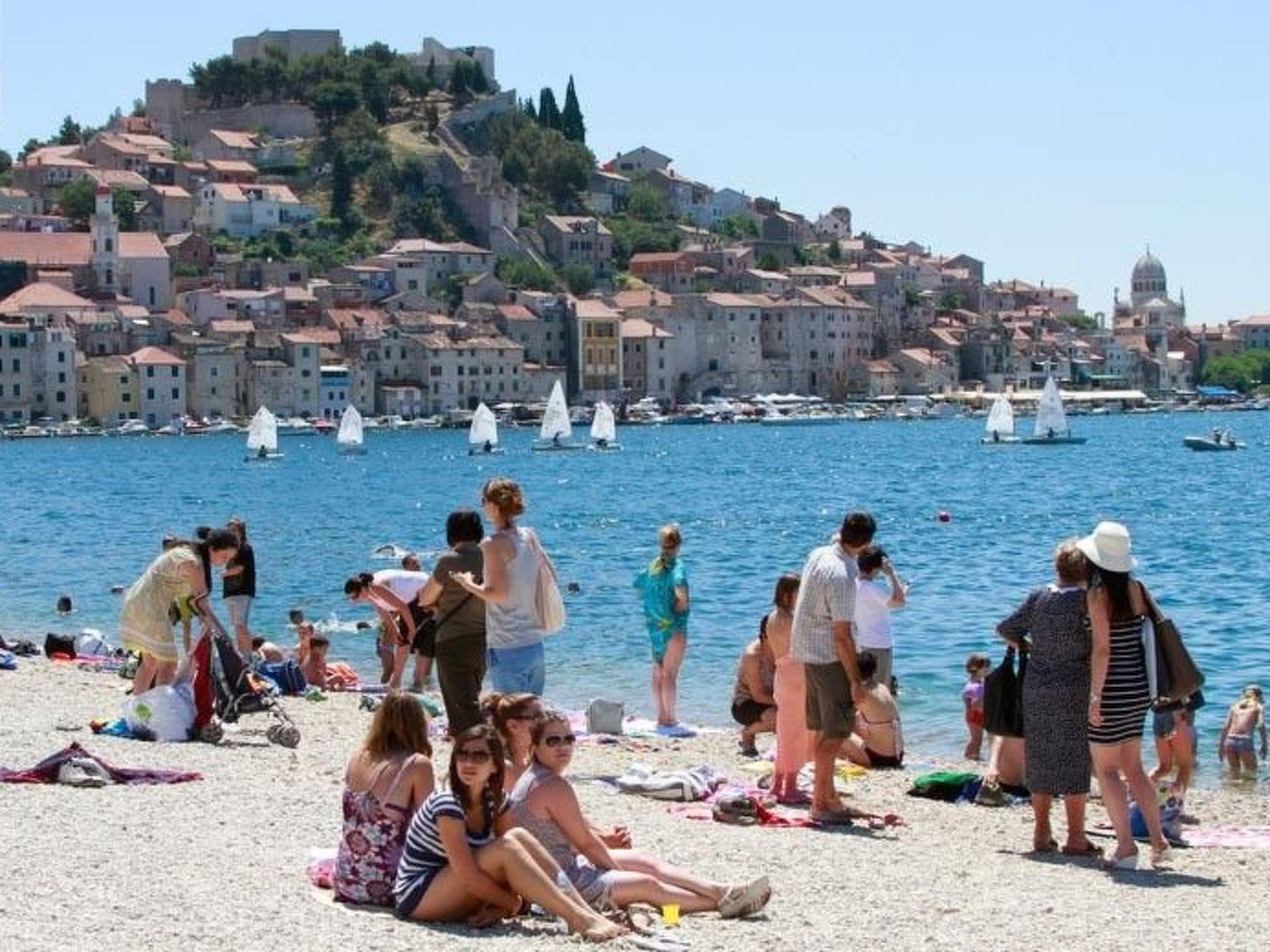 Komfortable, modern eingerichtete Wohnung-Binnen