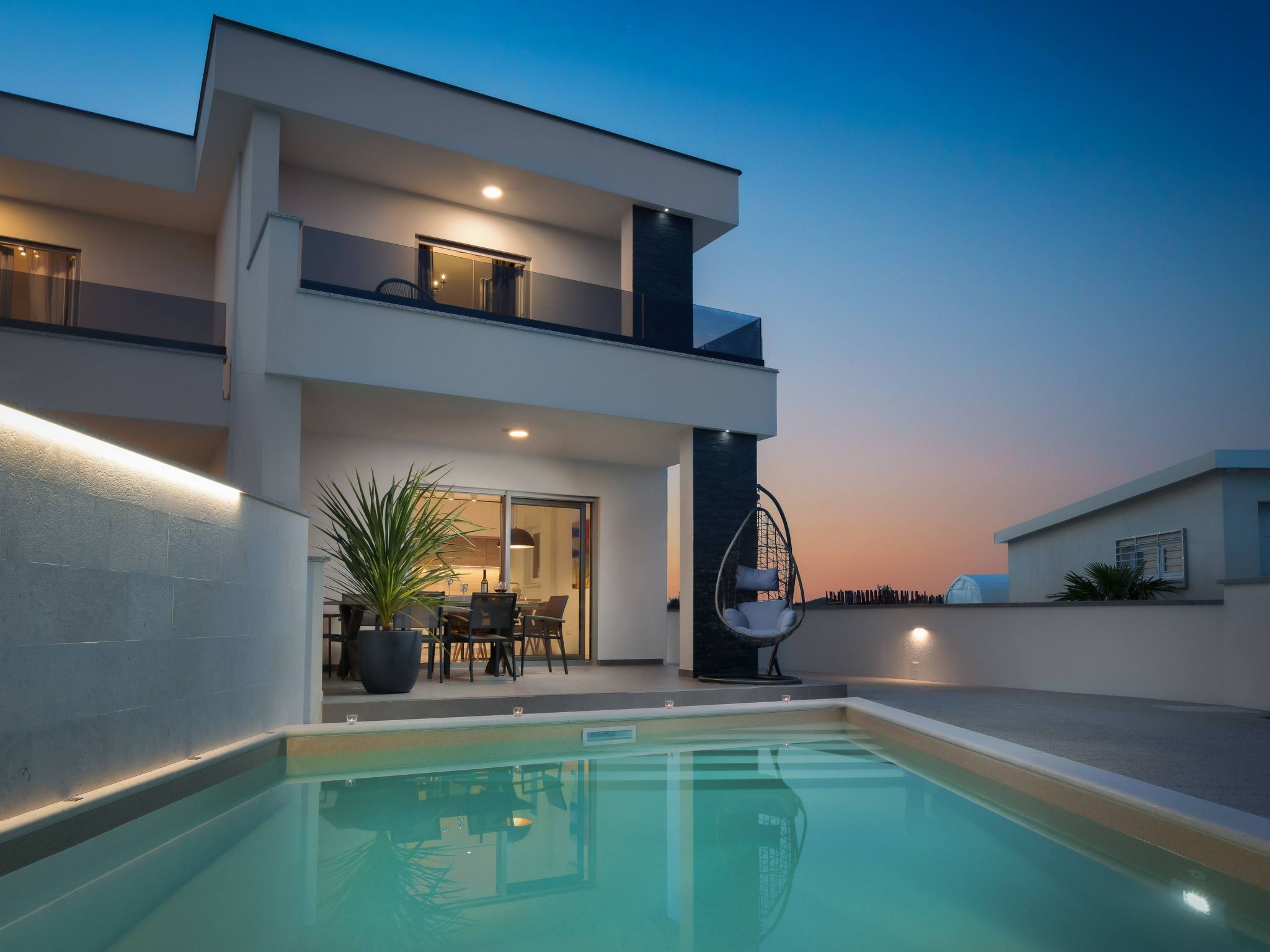 Schöne Villa Sibinium mit Pool in der Nähe des Strandes