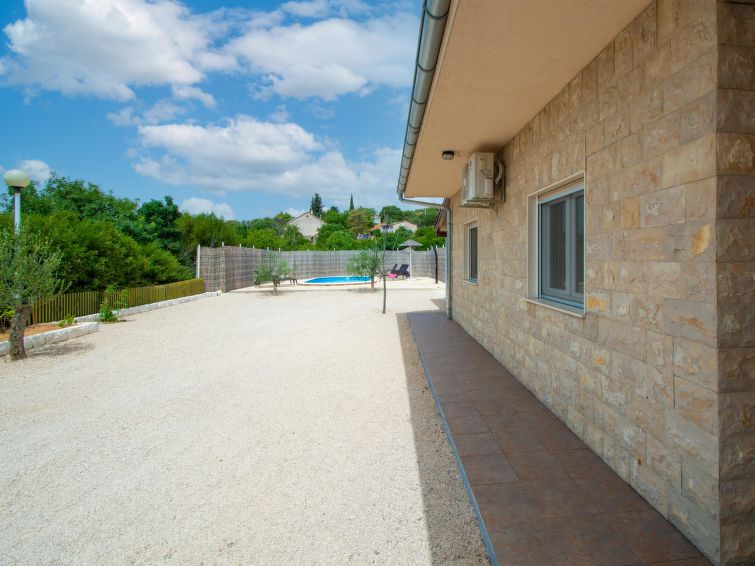 Search and Stay destination Dubrava Kod Šibenika, Šibensko-kninska županija - Croatia from AU$ 279. Nina