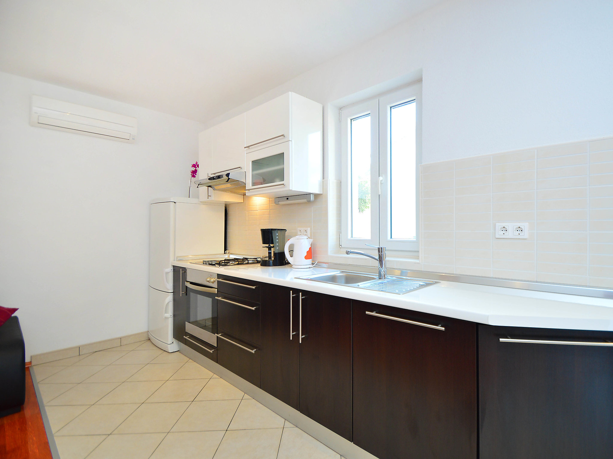 Appartement Ante: Direct aan zee in Brodarica, op 20m van het strand - foto 4