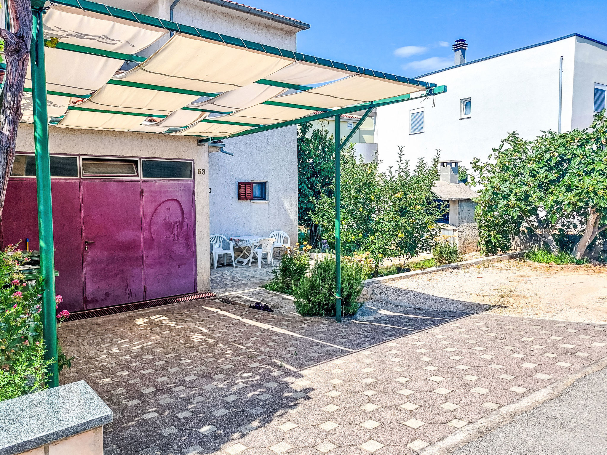 Ruim vakantiehuis Ante bij zee in Brodarica met grote tuin - foto 34
