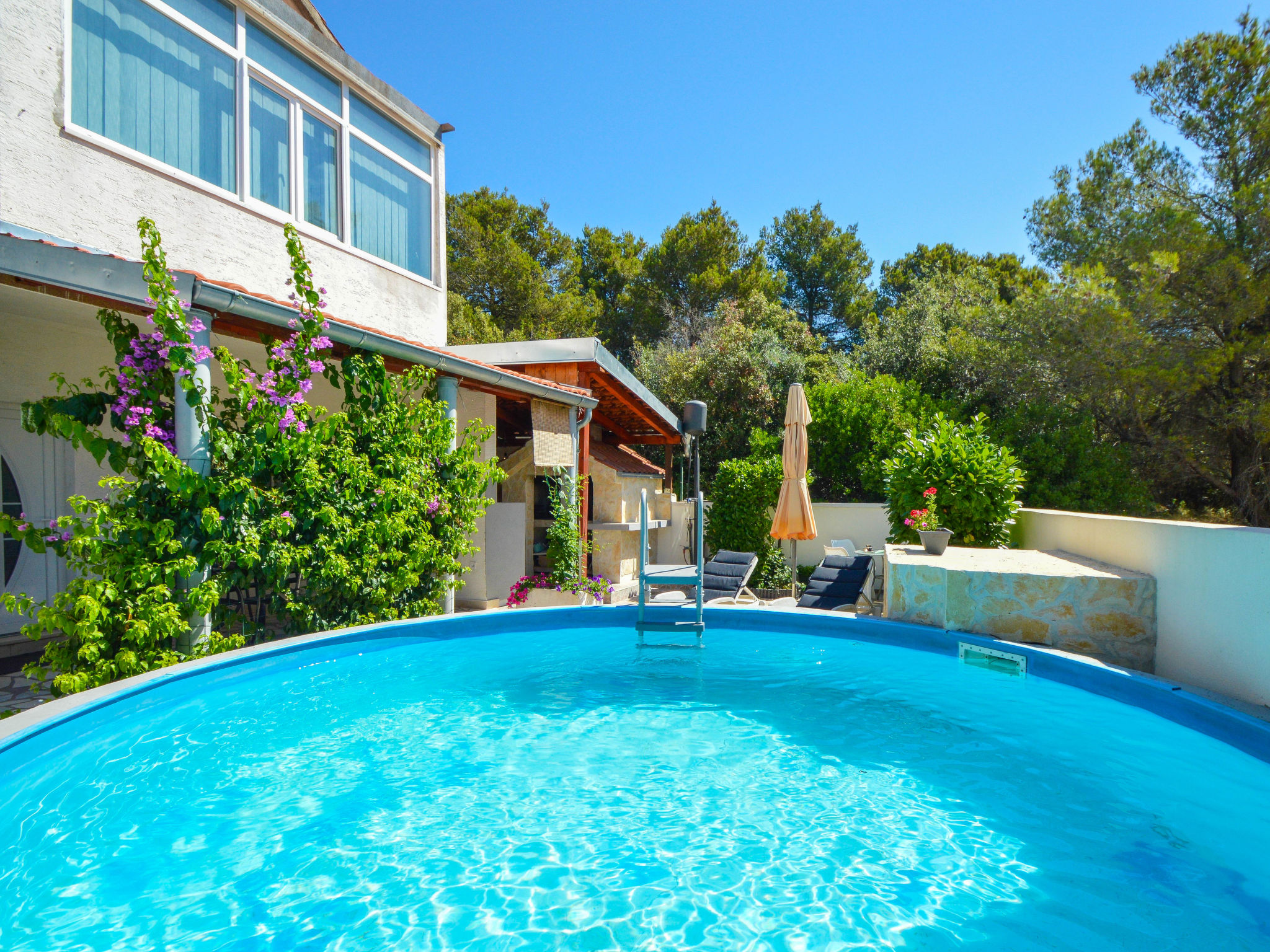 Gabi — Pool Outdoor (2 of 24)
