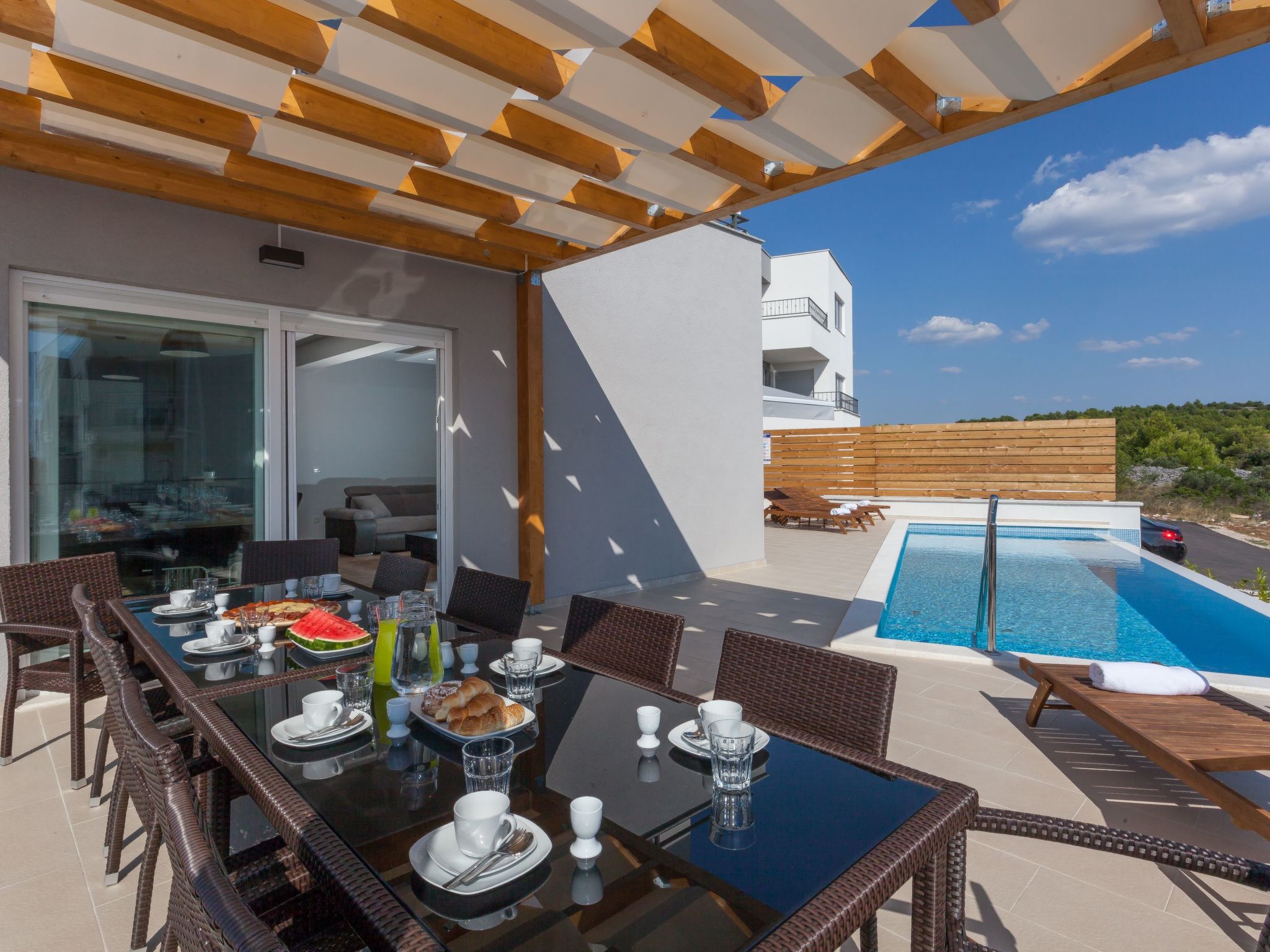 Wunderschöne Ferienvilla Lomari-Drinnen