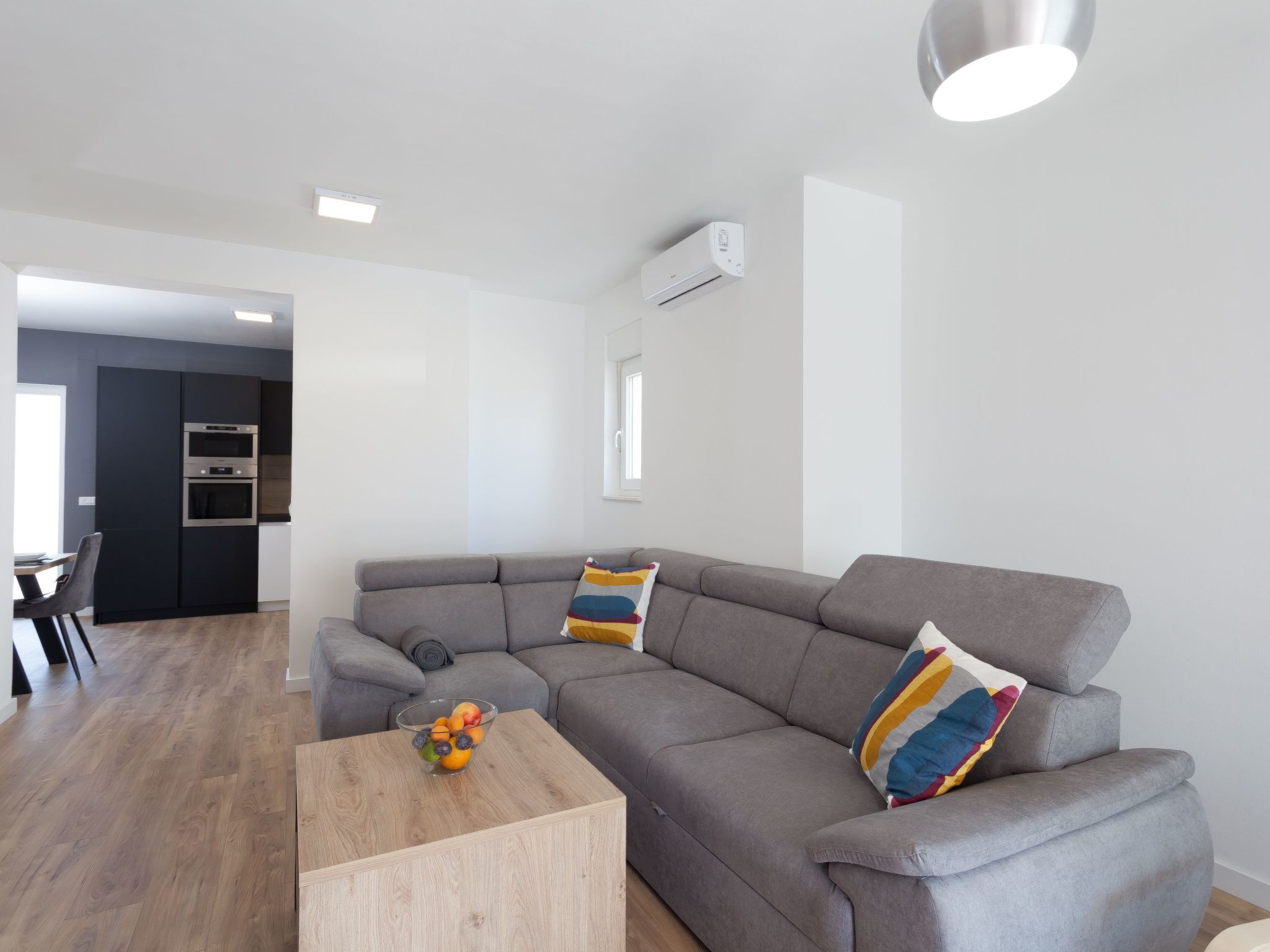 Wunderschöne Ferienvilla Lomari-Drinnen