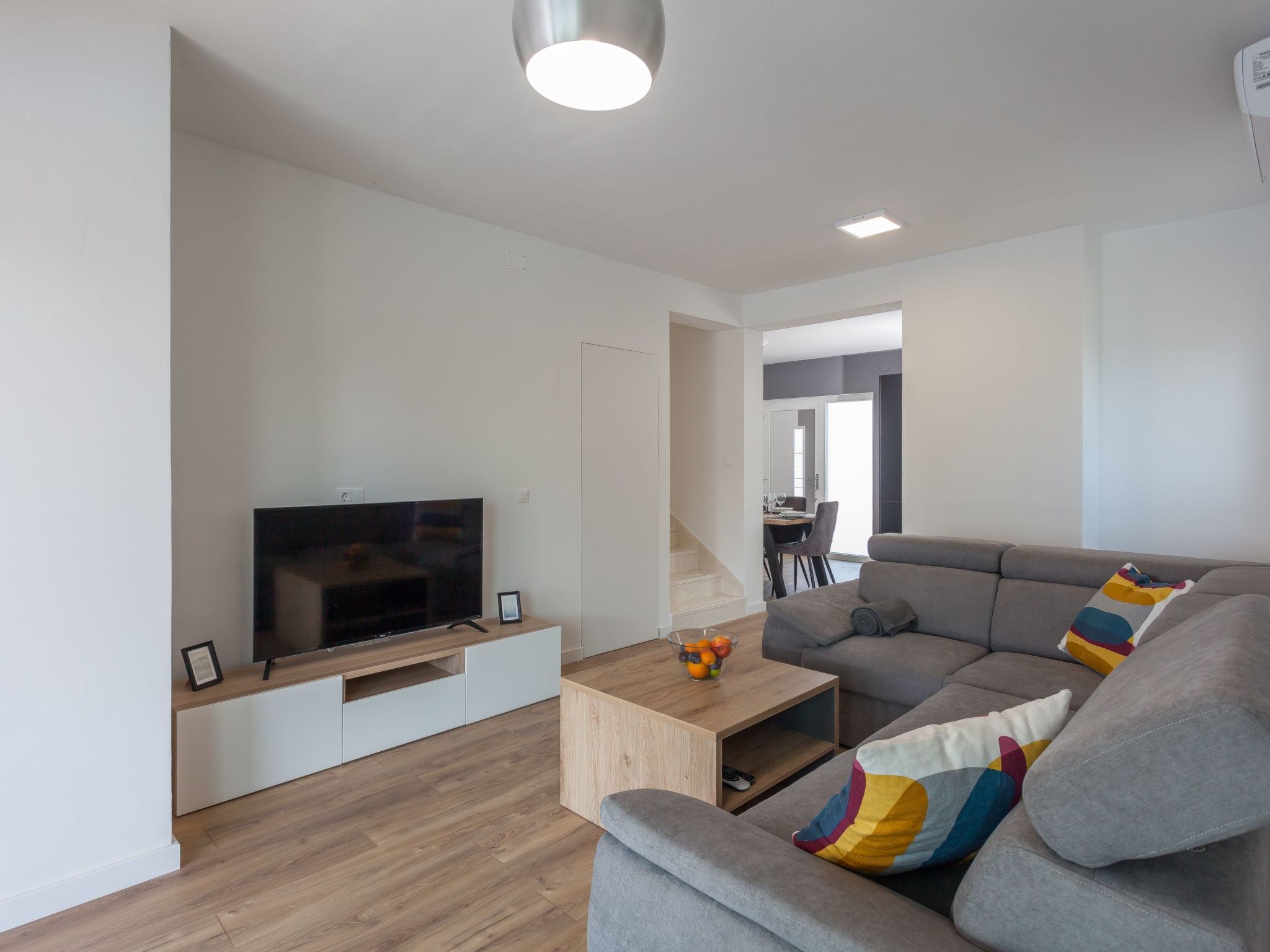 Wunderschöne Ferienvilla Lomari-Drinnen