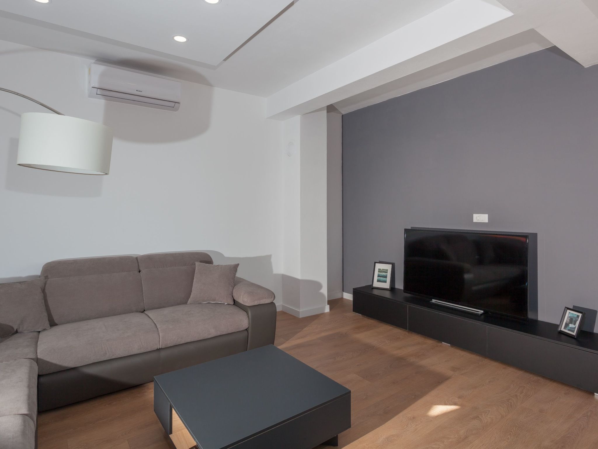 Wunderschöne Ferienvilla Lomari-Drinnen