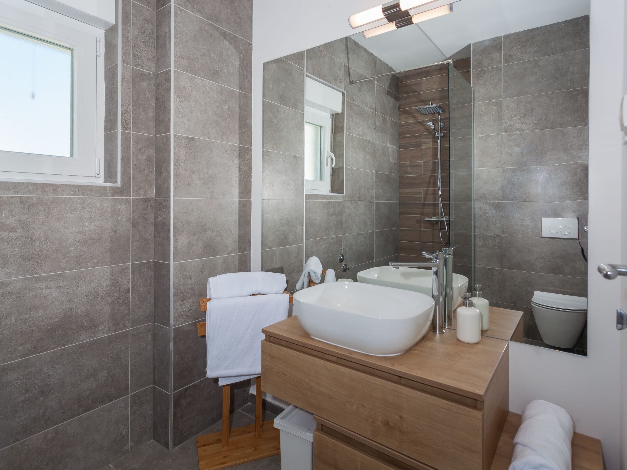 Wunderschöne Ferienvilla Lomari-Drinnen