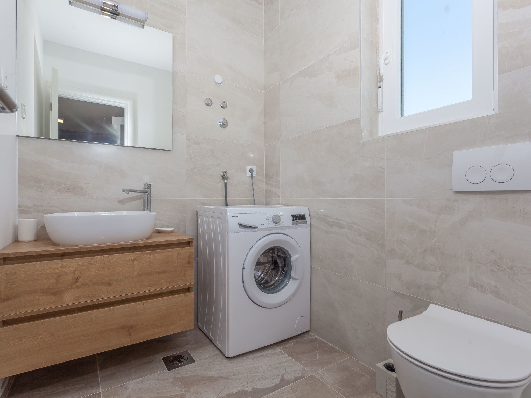 Wunderschöne Ferienvilla Lomari-Drinnen